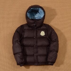 モンクレール メンズ ダウンジャケット コピー スタイリッシュ 軽やかな着心地