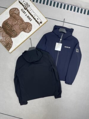 モンクレール メンズ ダウンジャケット 偽物 軽やかな着心地 超人気