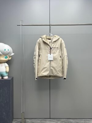 モンクレール メンズ ダウンジャケット スーパーコピー 注目商品 防寒