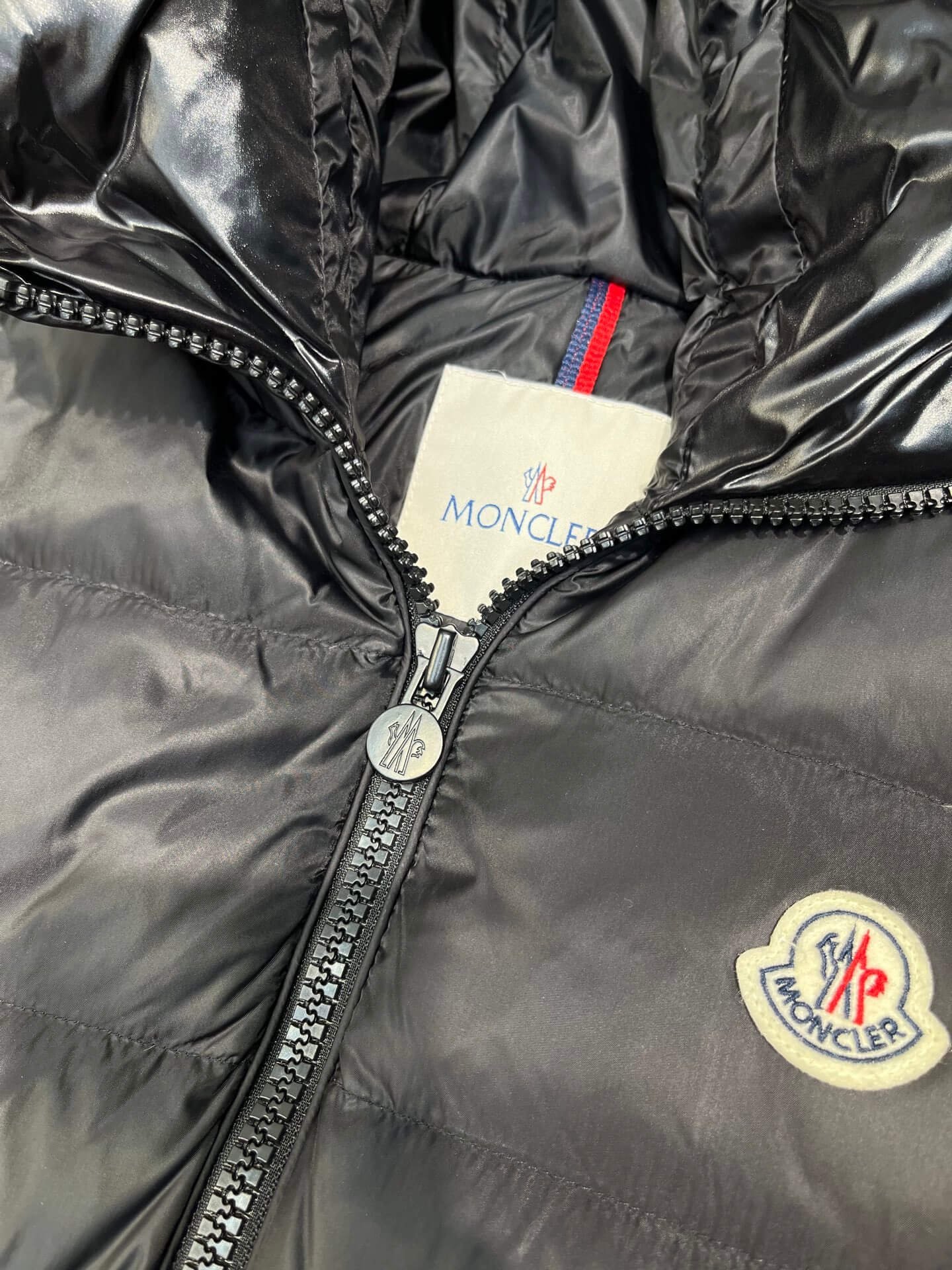 モンクレール メンズ ダウンジャケット コピー 通販 特別仕様