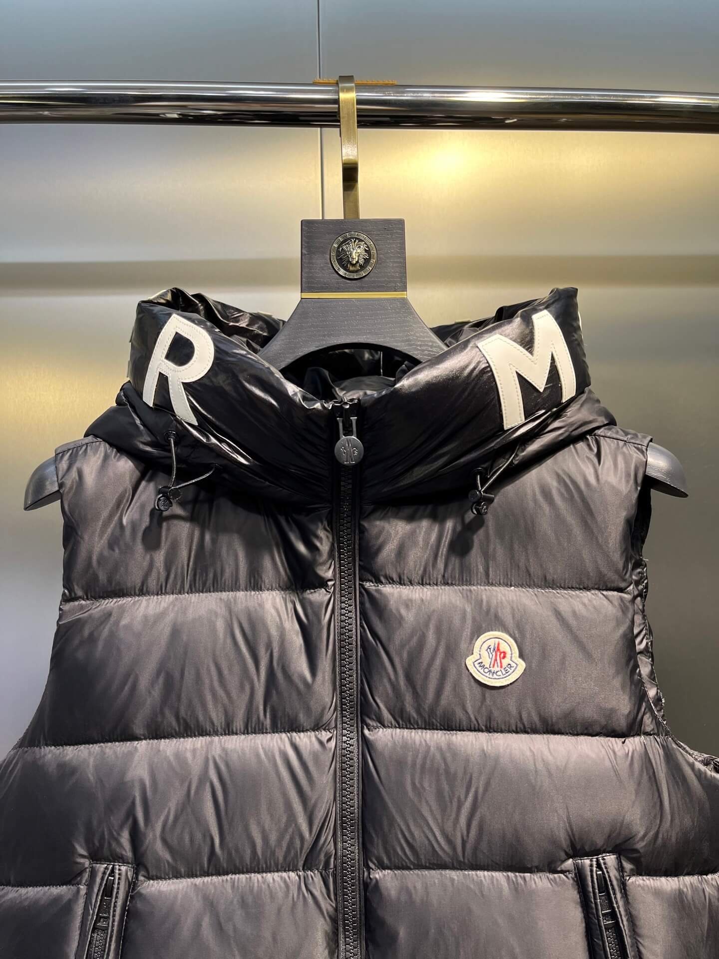 モンクレール メンズ ダウンジャケット コピー 通販 特別仕様