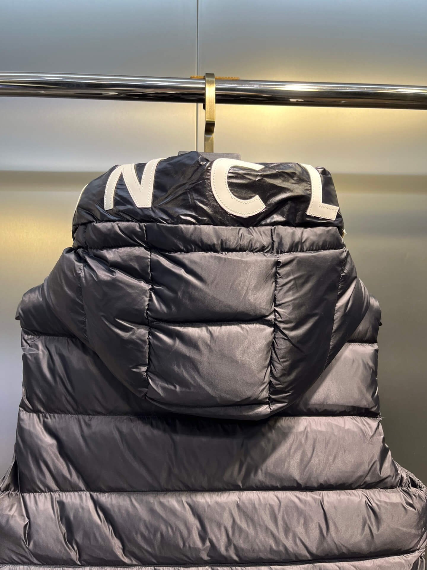 モンクレール メンズ ダウンジャケット コピー 通販 特別仕様