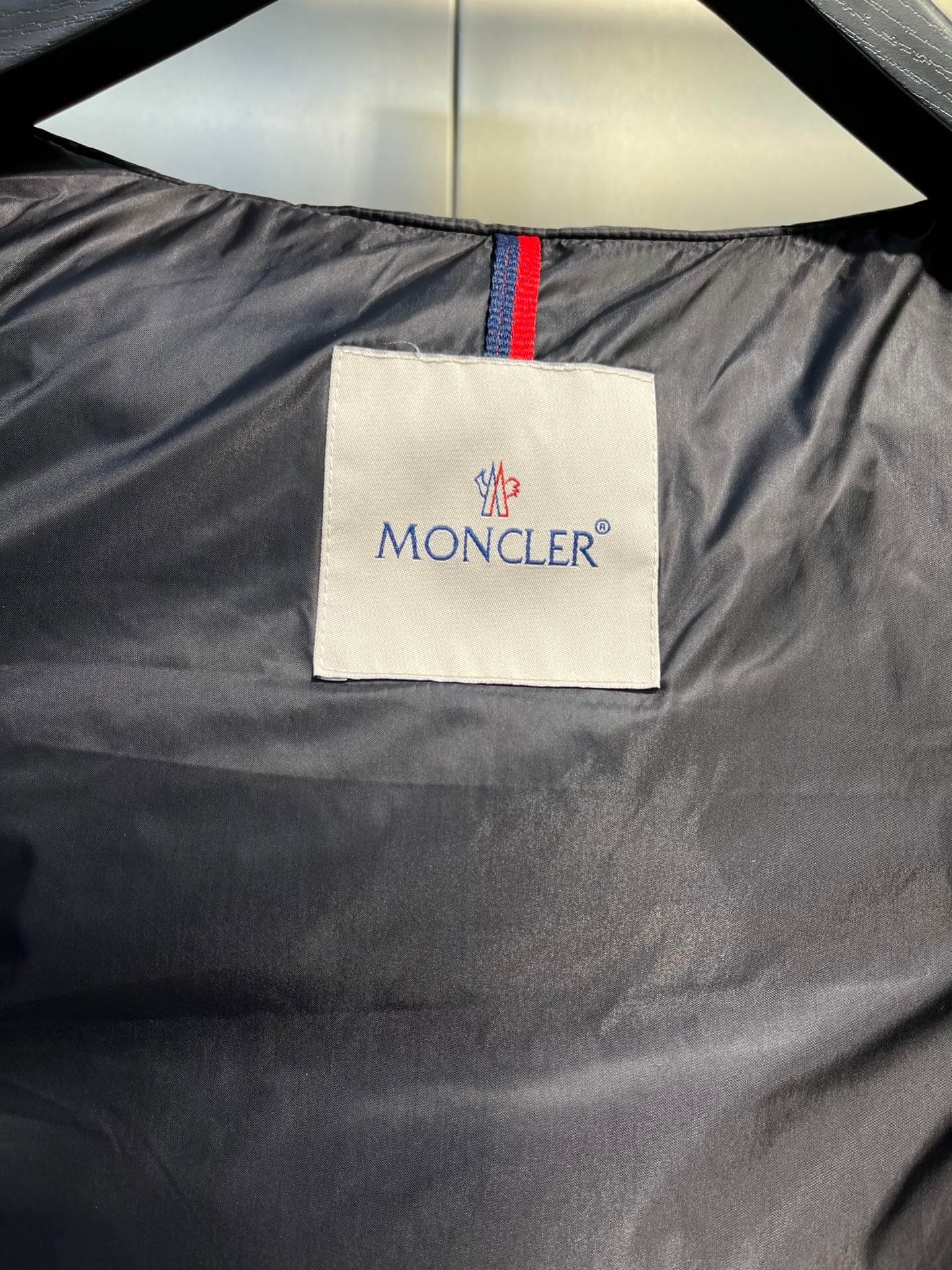 モンクレール メンズ ダウンジャケット コピー 通販 特別仕様