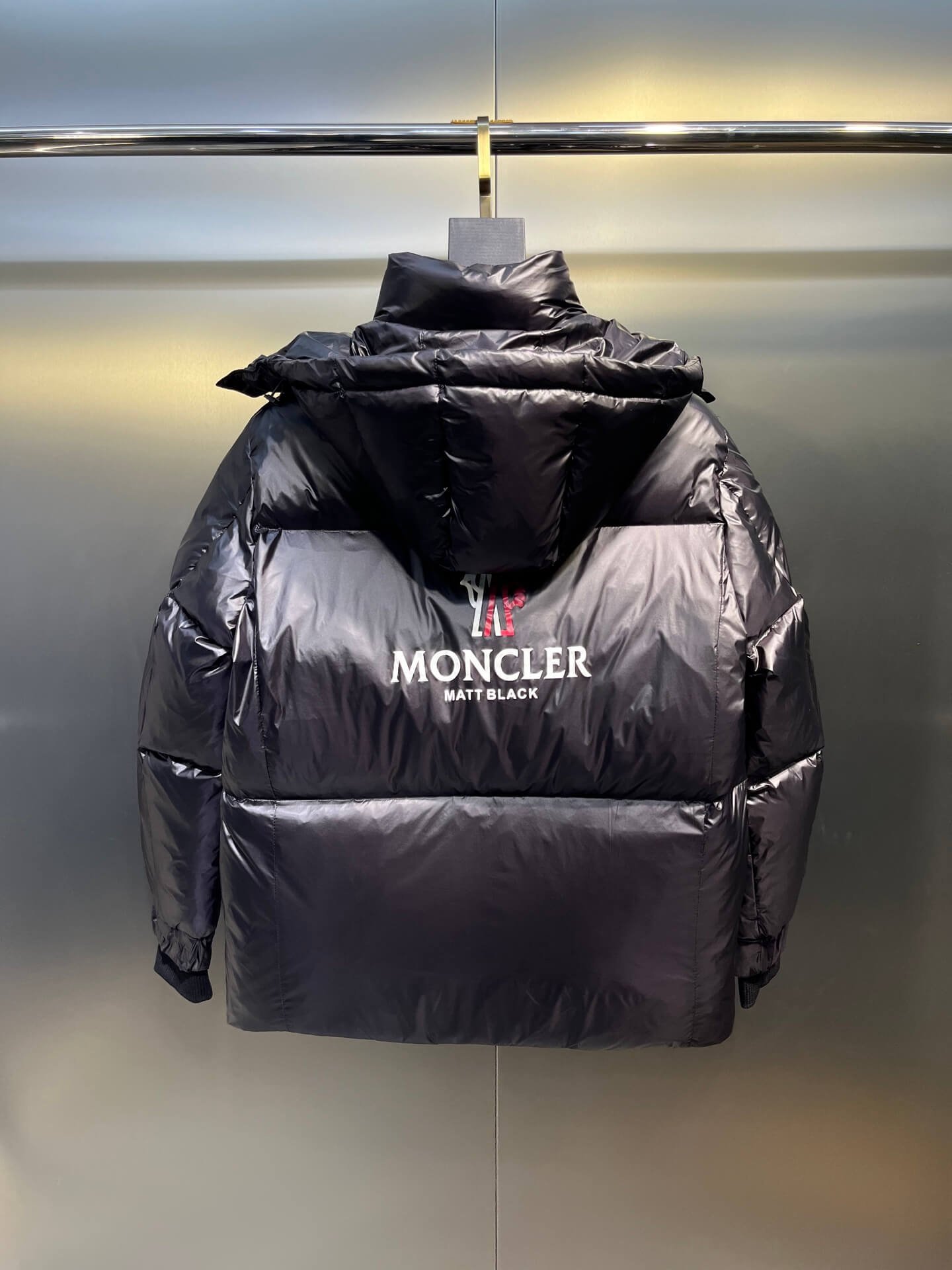 モンクレール メンズ ダウンジャケット コピー 絶賛発売中 特別仕様