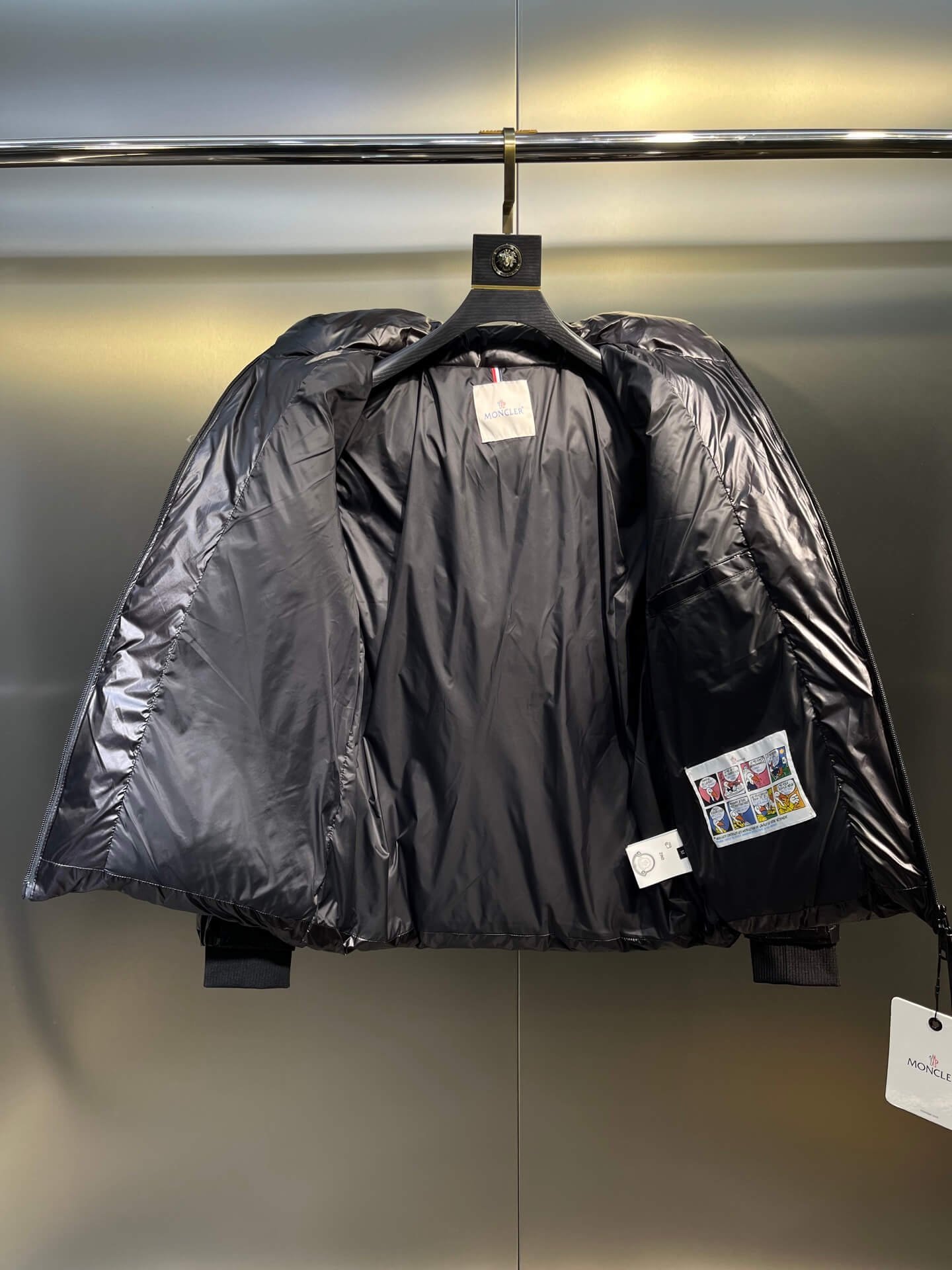 モンクレール メンズ ダウンジャケット コピー 絶賛発売中 特別仕様