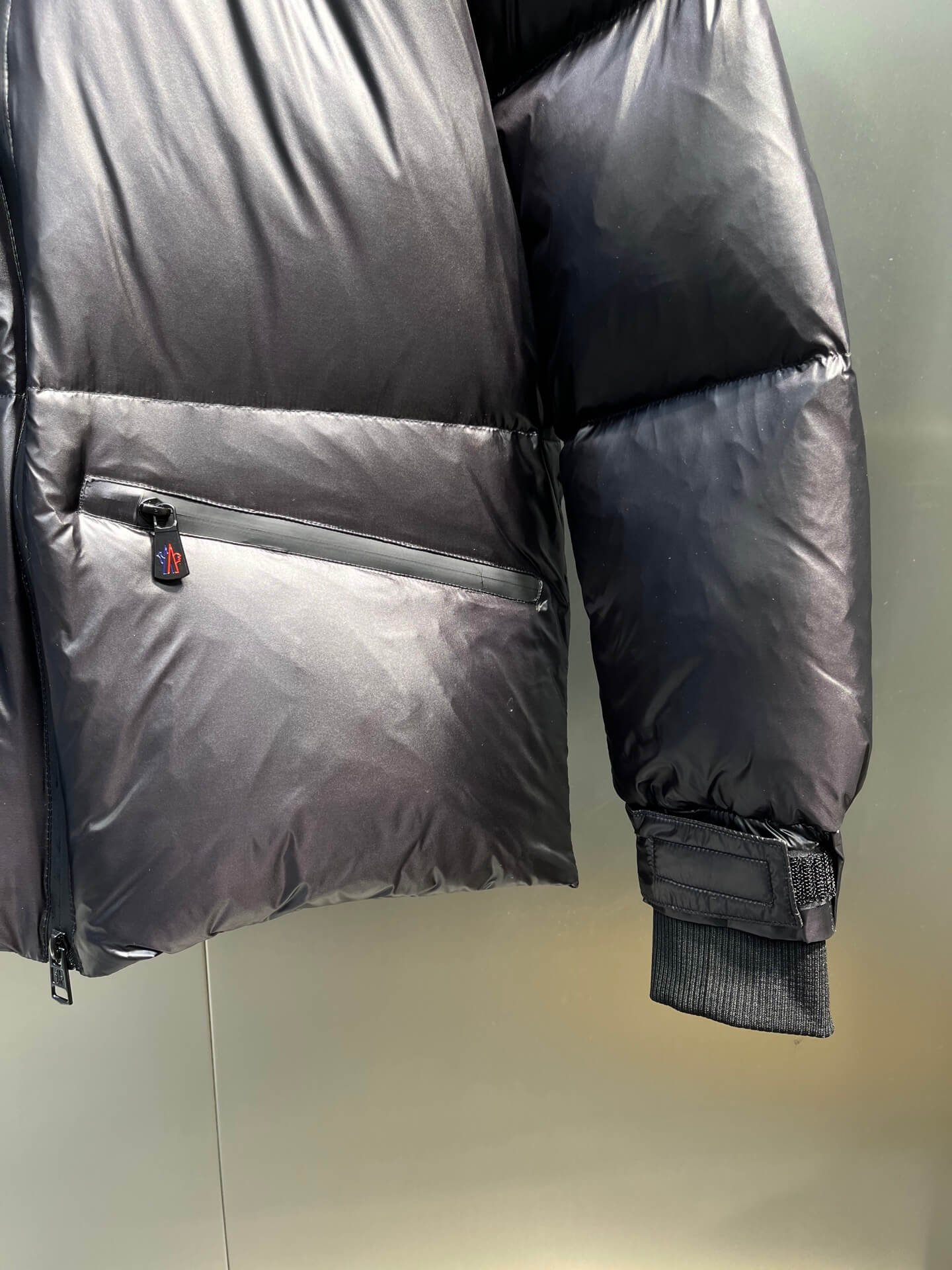 モンクレール メンズ ダウンジャケット コピー 絶賛発売中 特別仕様