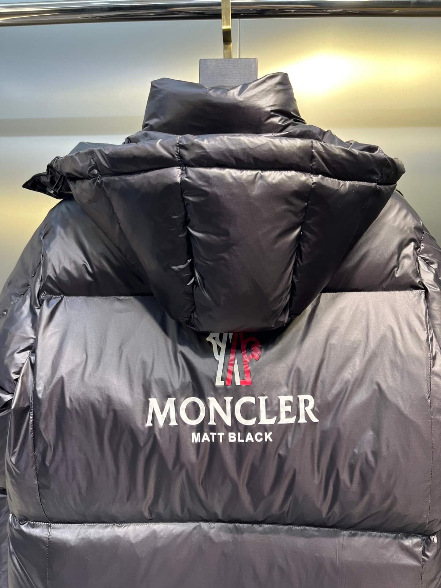 モンクレール メンズ ダウンジャケット コピー 絶賛発売中 特別仕様