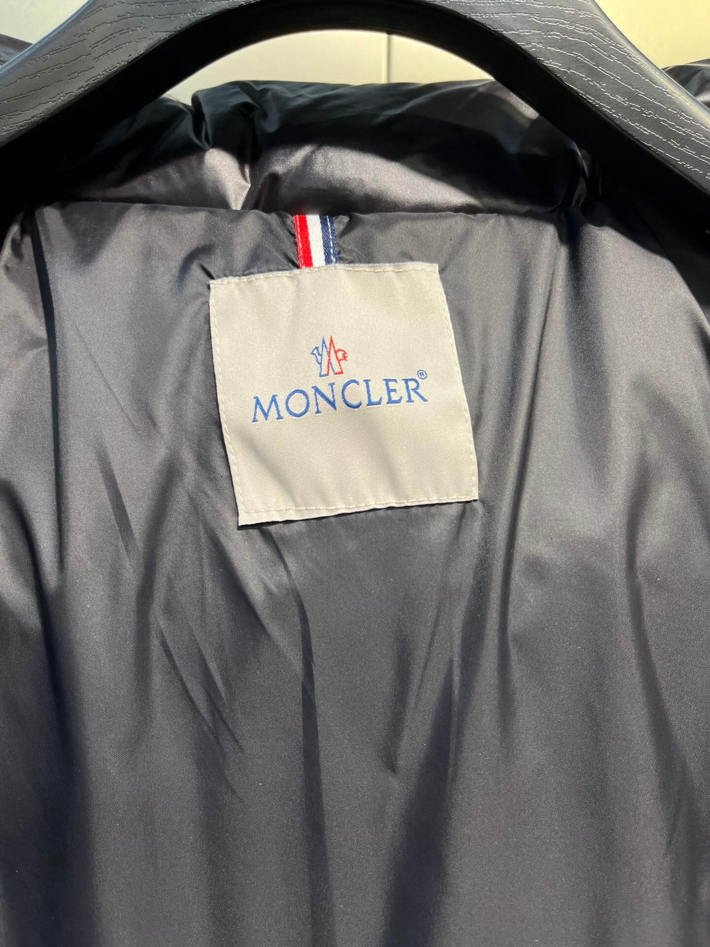 モンクレール メンズ ダウンジャケット コピー 絶賛発売中 特別仕様