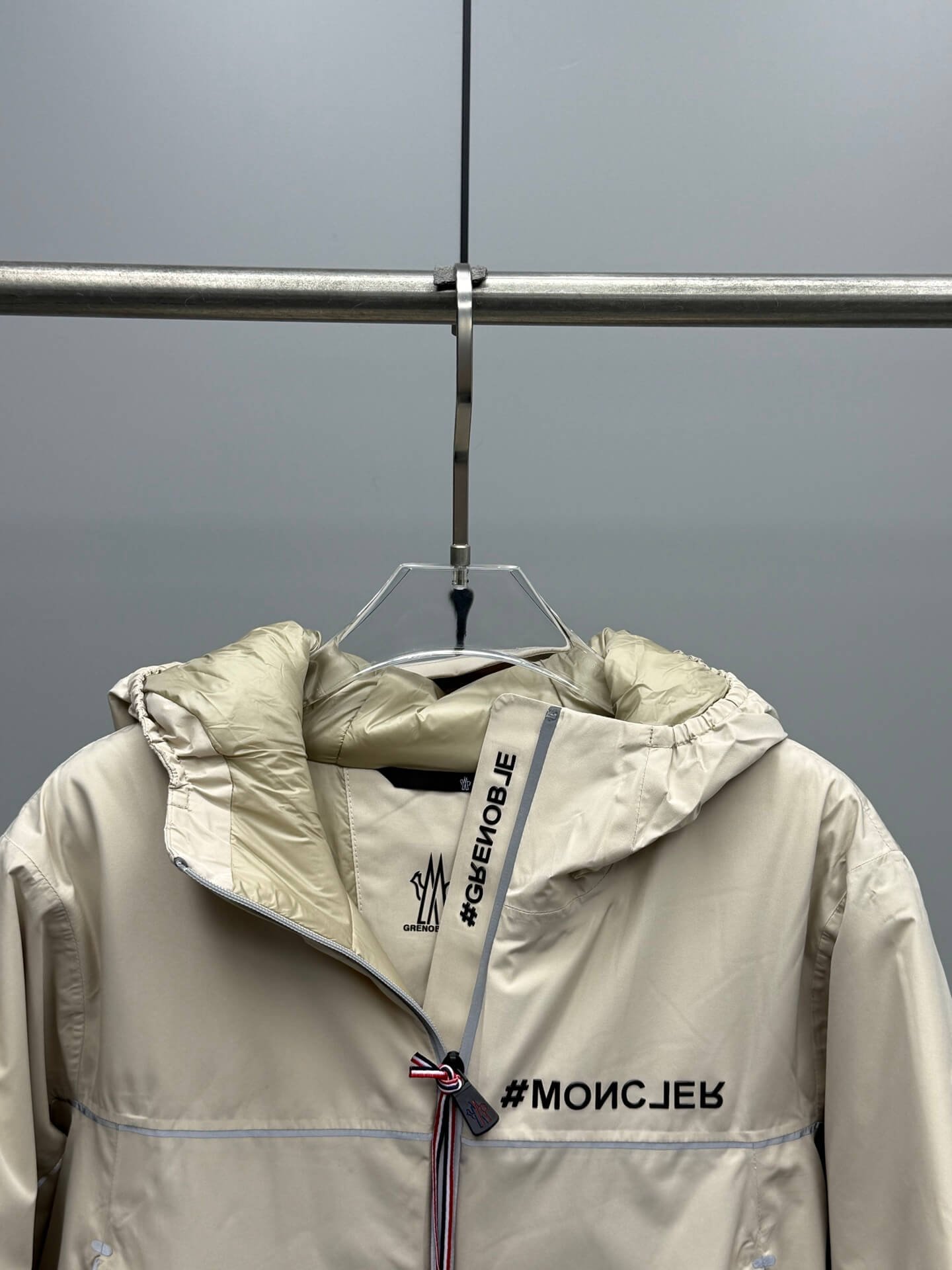 モンクレール メンズ ダウンジャケット スーパーコピー 注目商品 防寒