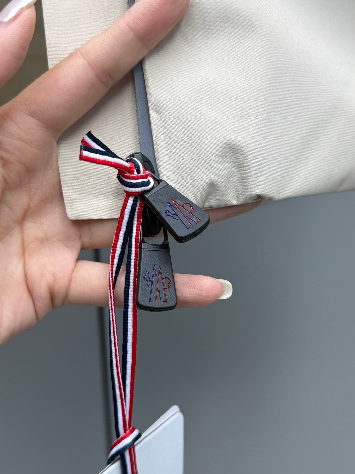 モンクレール メンズ ダウンジャケット スーパーコピー 注目商品 防寒