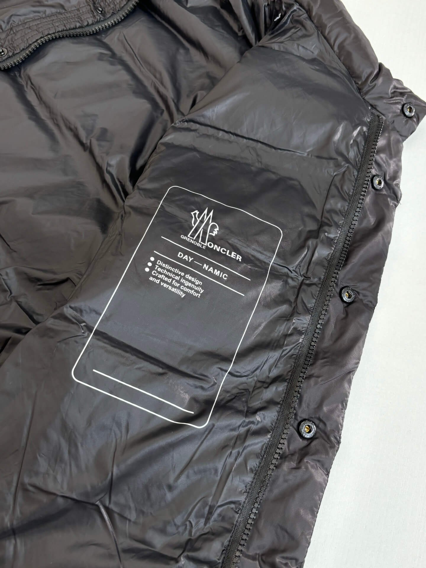 モンクレール メンズ ダウンジャケット コピー品 ファッション 送料無料