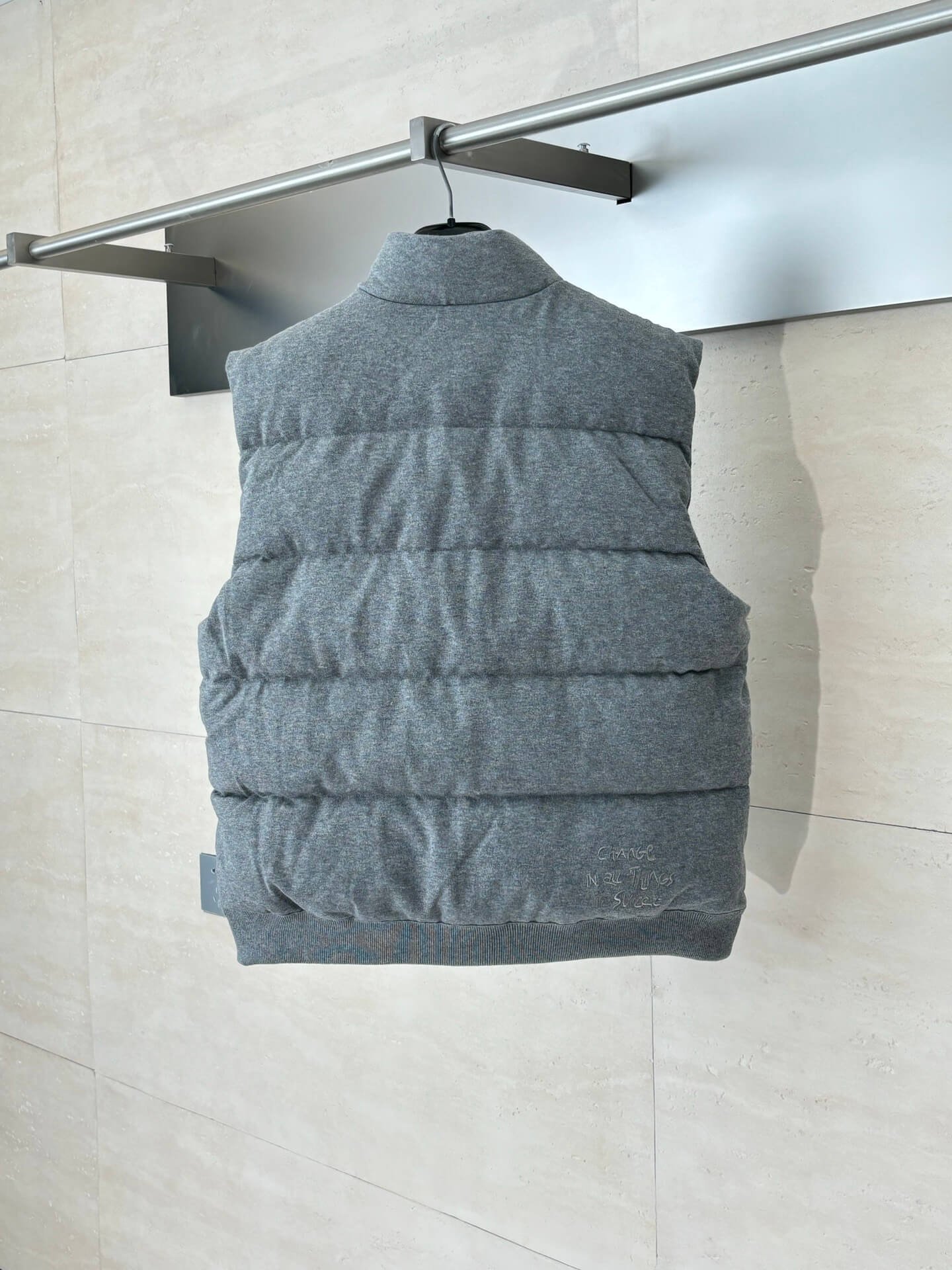 モンクレール メンズ ダウンジャケット 偽物 激安 冬