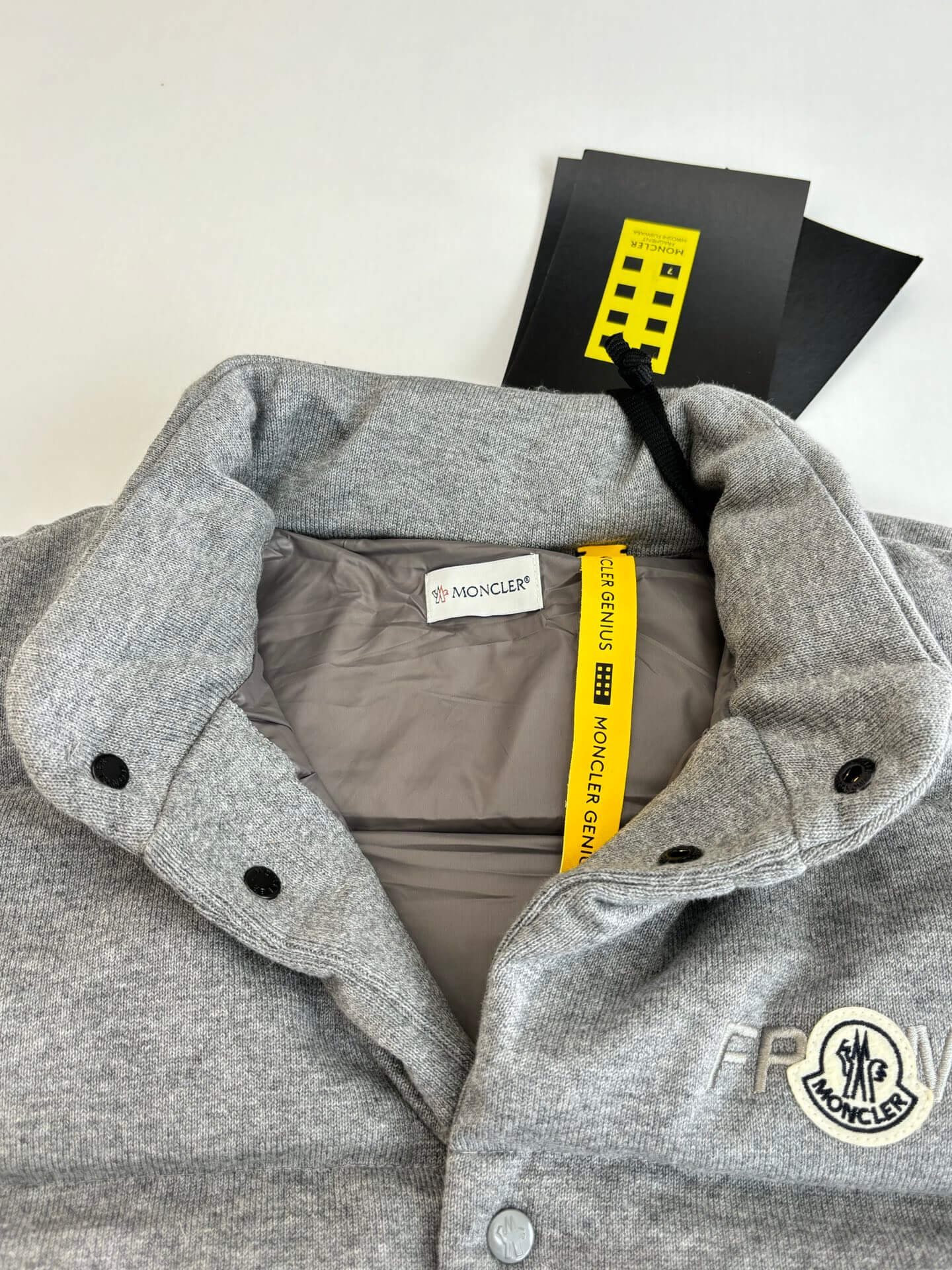 モンクレール メンズ ダウンジャケット 偽物 激安 冬