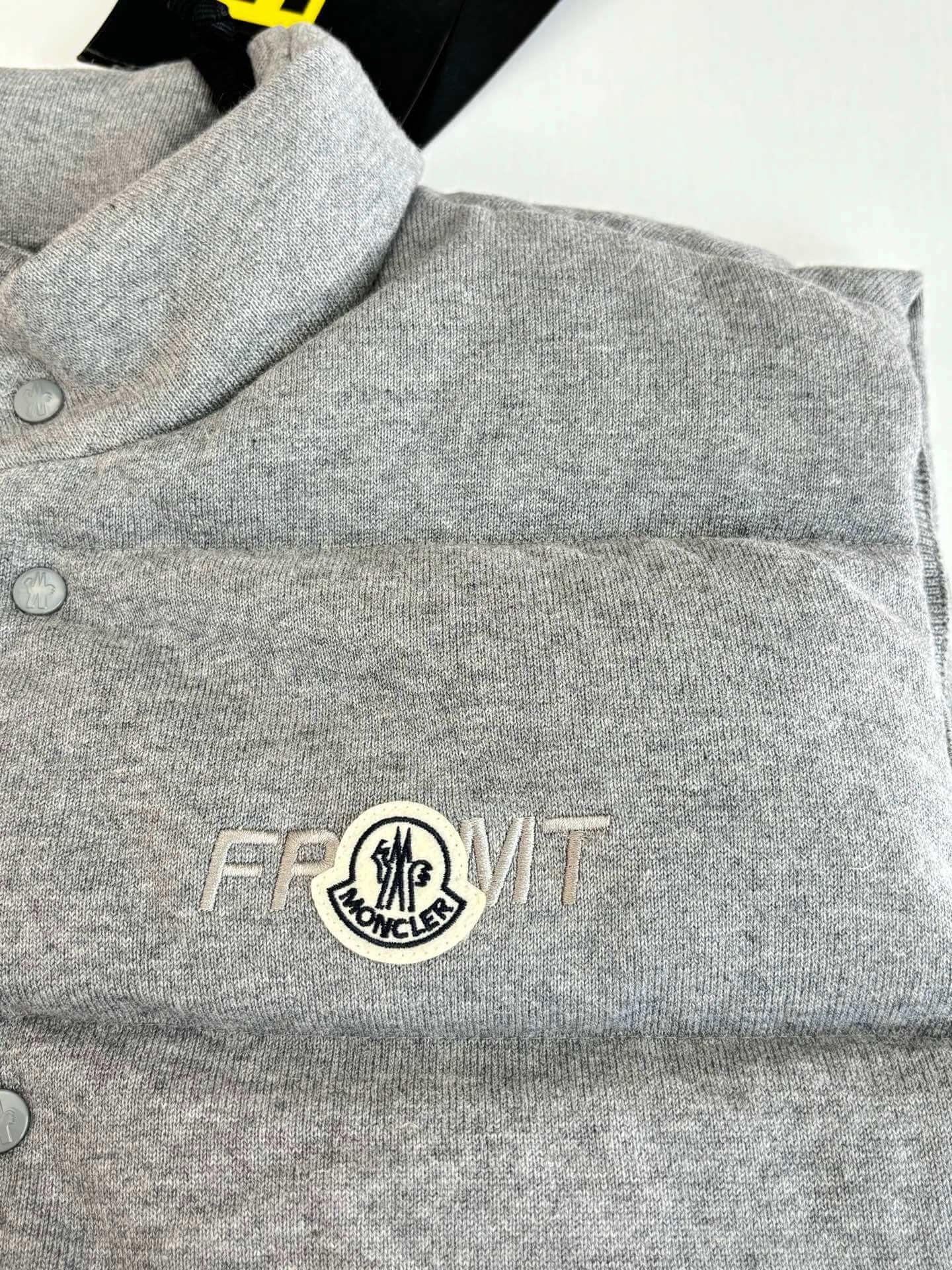 モンクレール メンズ ダウンジャケット 偽物 激安 冬