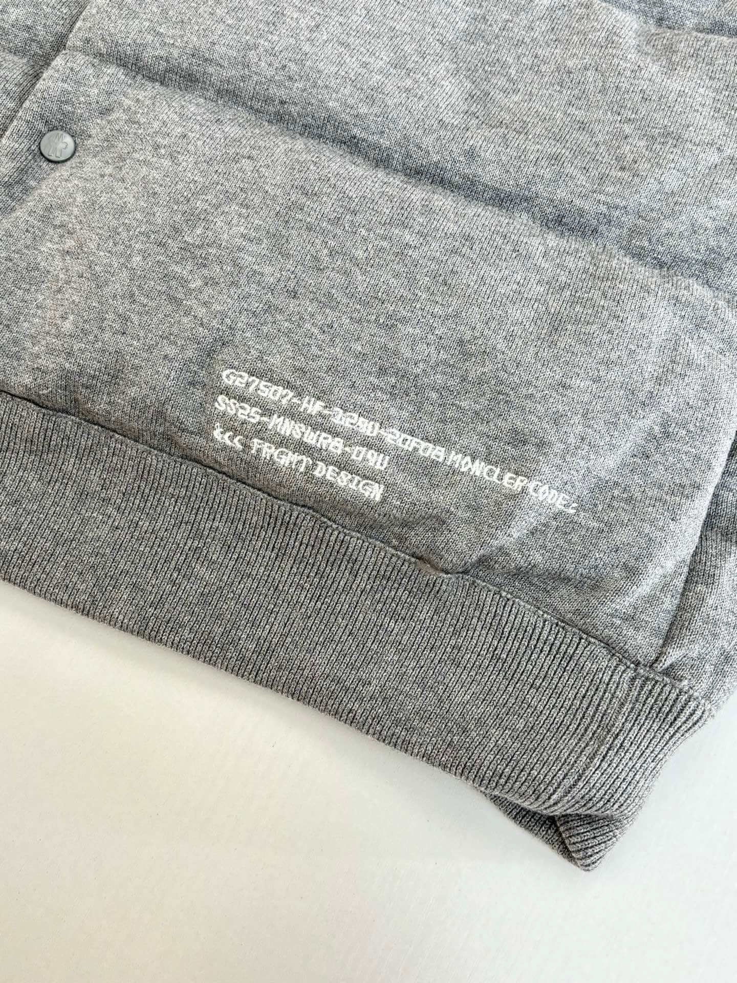 モンクレール メンズ ダウンジャケット 偽物 激安 冬