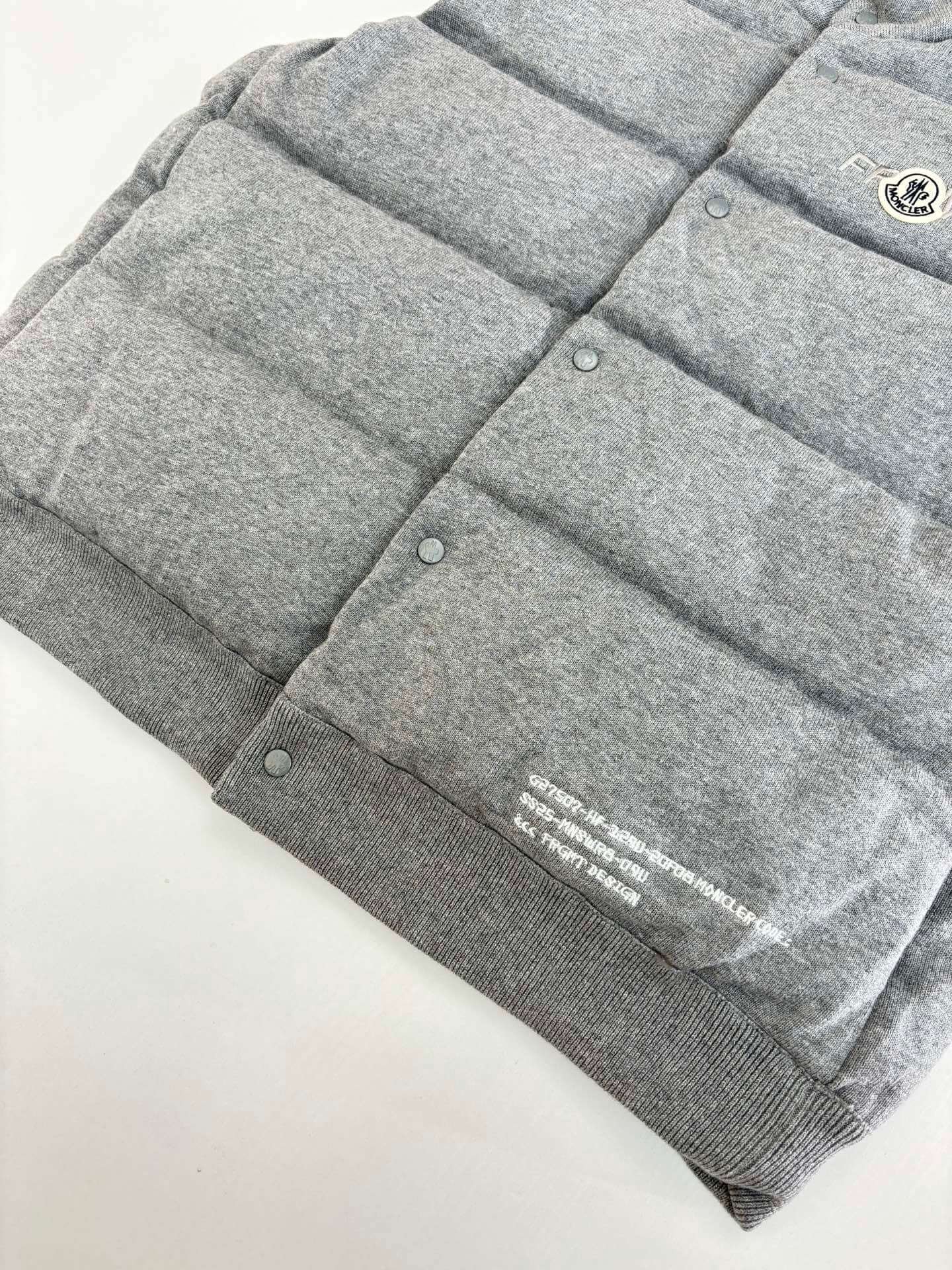 モンクレール メンズ ダウンジャケット 偽物 激安 冬