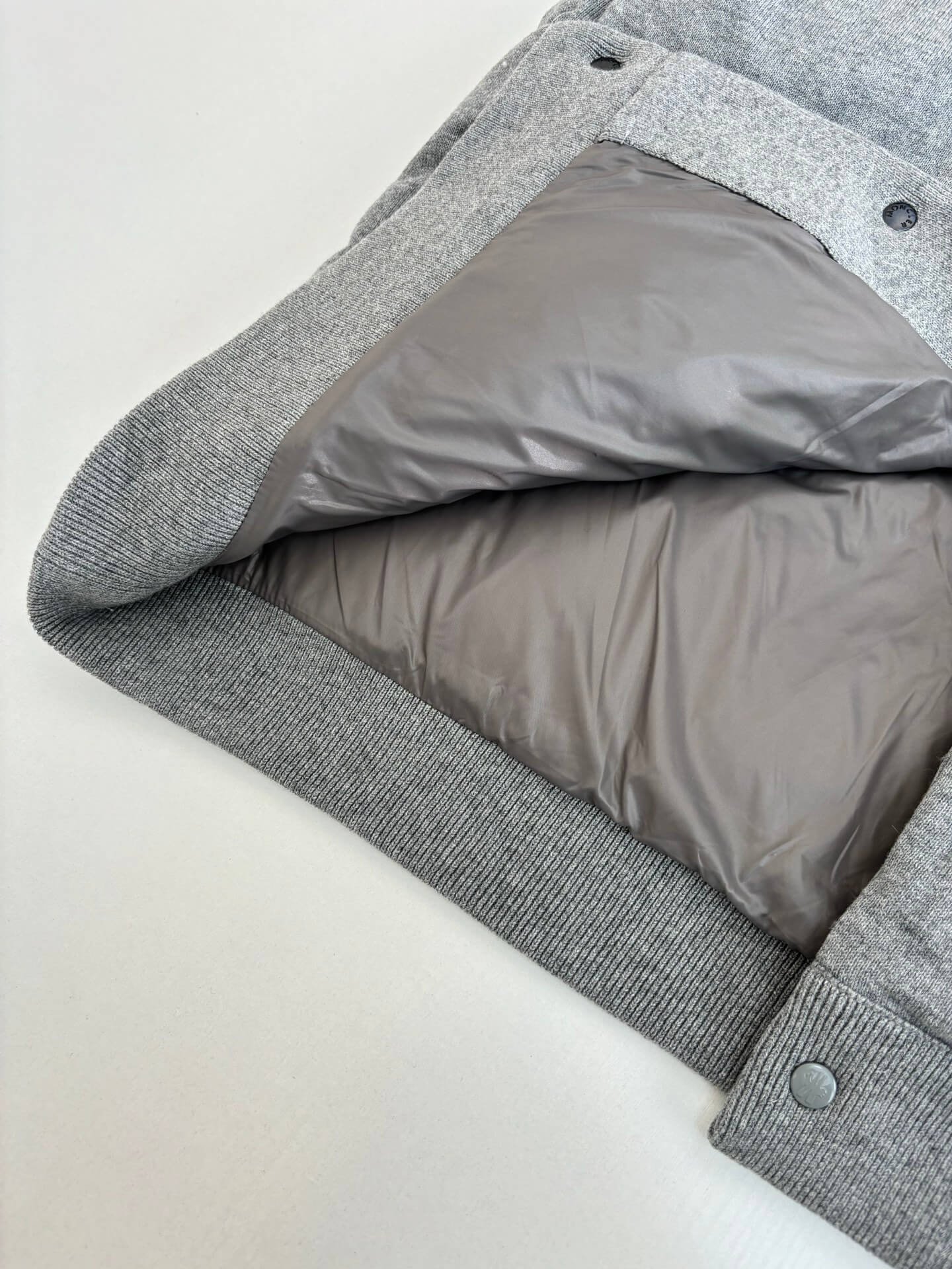 モンクレール メンズ ダウンジャケット 偽物 激安 冬