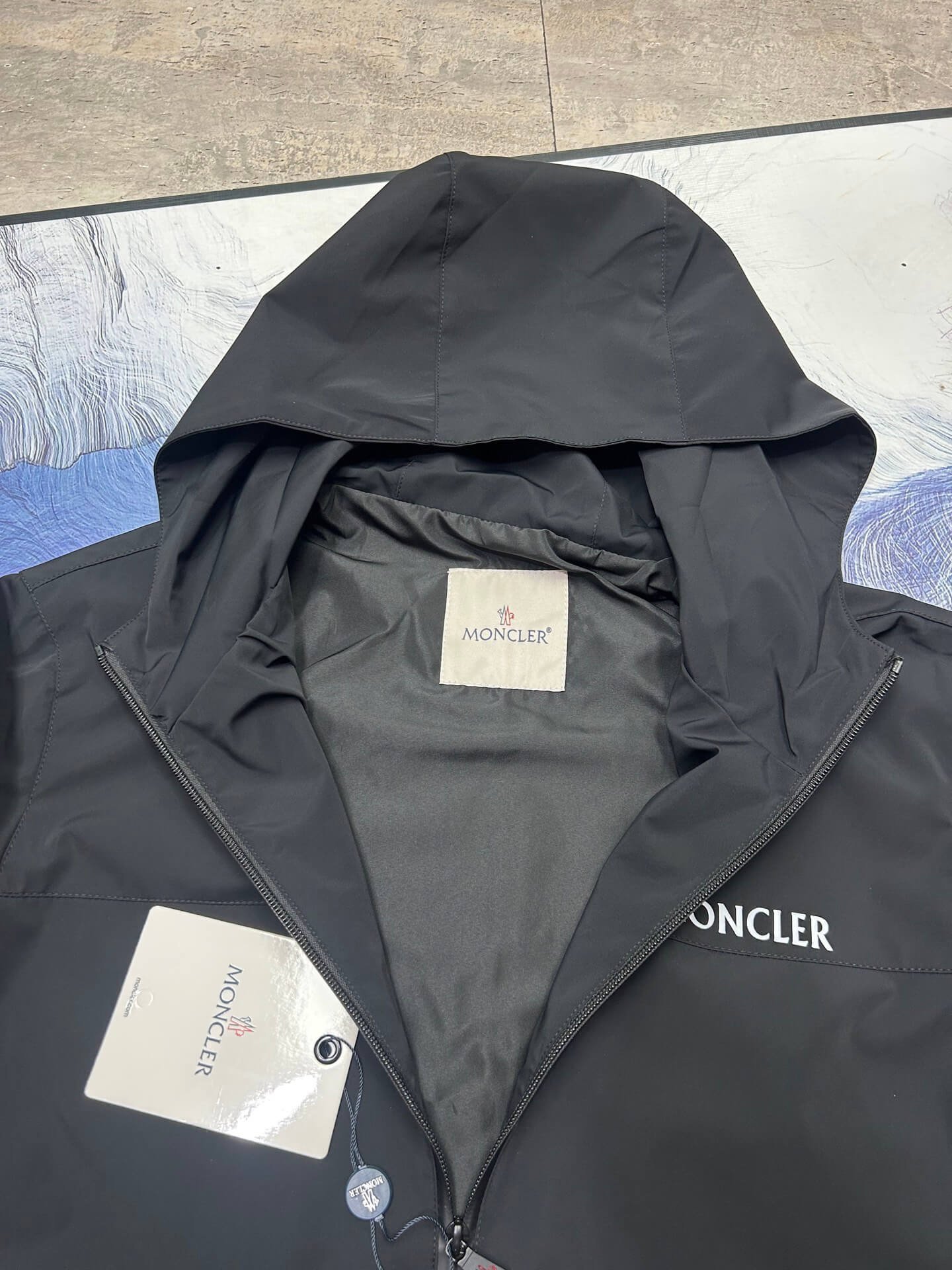 モンクレール メンズ ダウンジャケット コピー 高級感 絶賛発売中