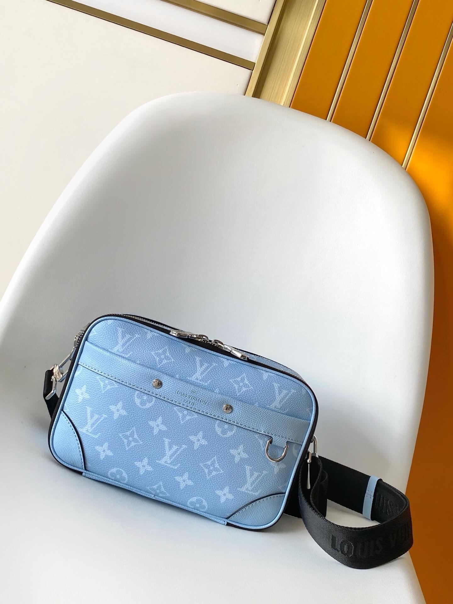 M14073 ルイヴィトン メンズ ショルダーバッグ コピー ファッション おしゃれ