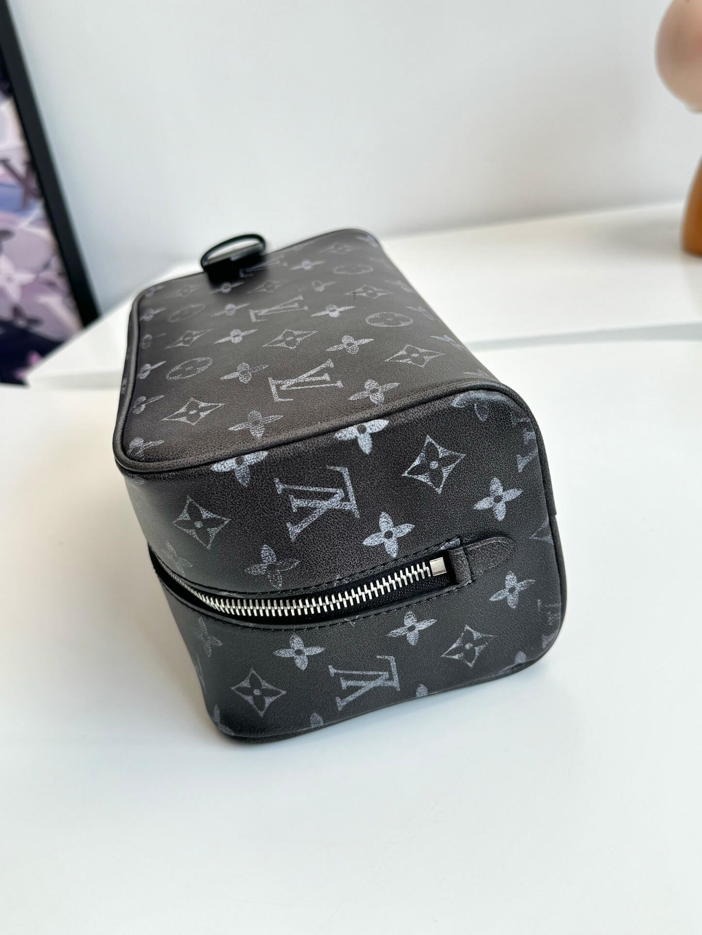 M83112 ルイヴィトン メンズ ショルダーバッグ コピー 上品な印象 機能性抜群 - 画像 (3)