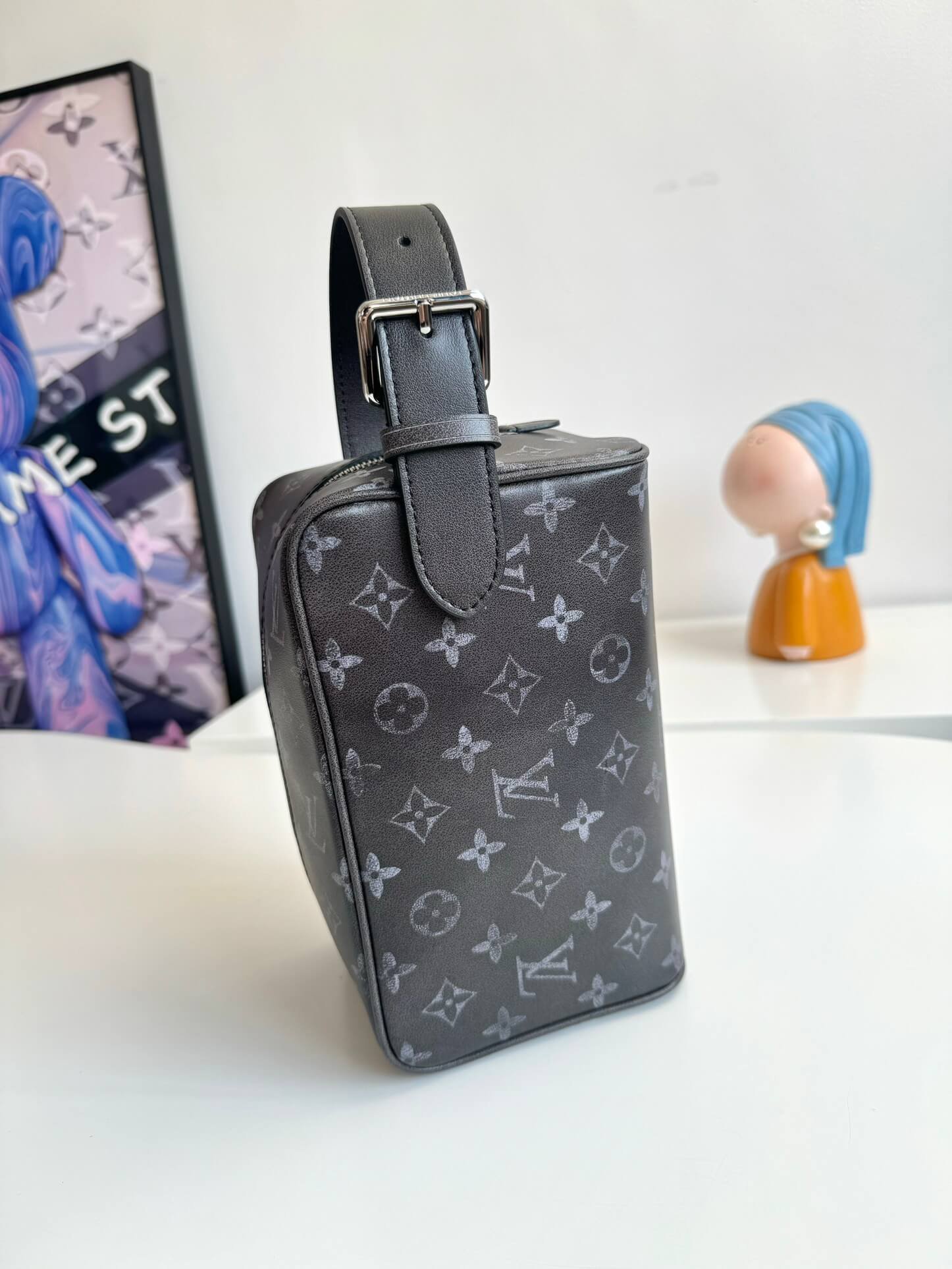 M83112 ルイヴィトン メンズ ショルダーバッグ コピー 上品な印象 機能性抜群 - 画像 (5)