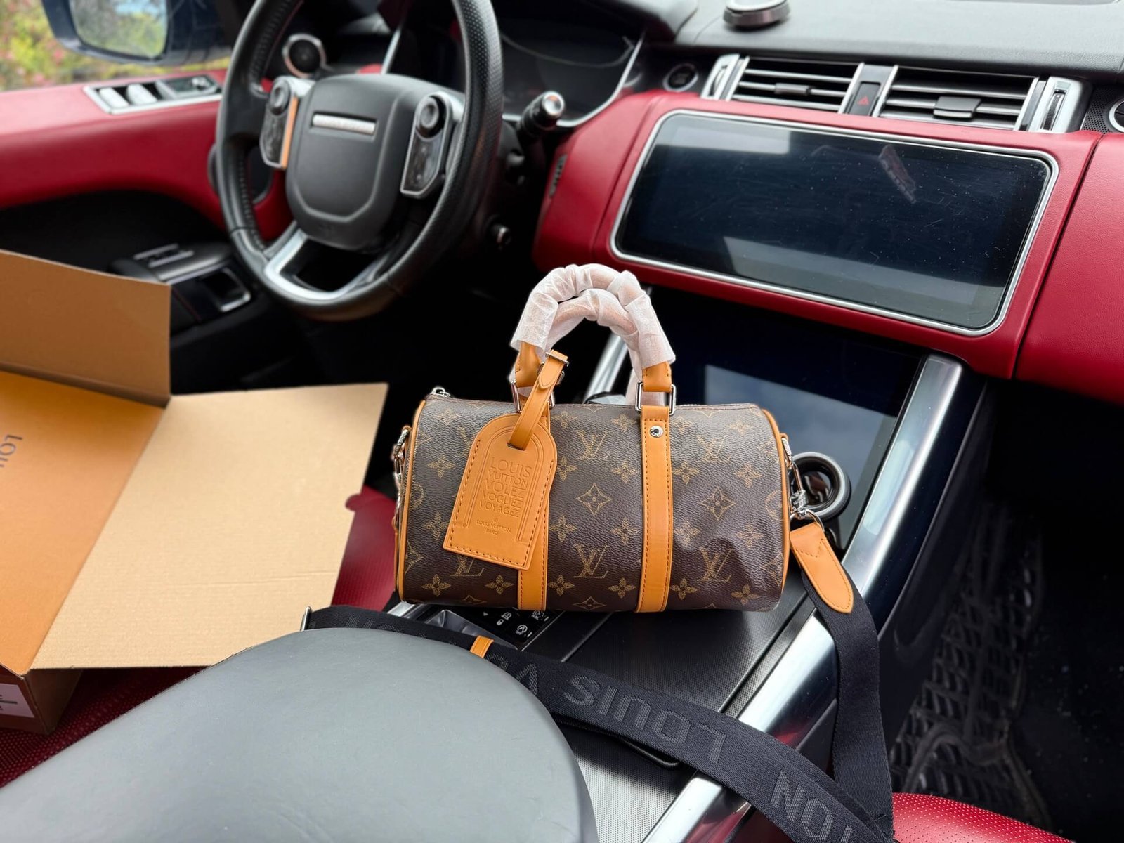 M12733 ルイヴィトン メンズ ショルダーバッグ コピー 洗練されたデザイン 実用的