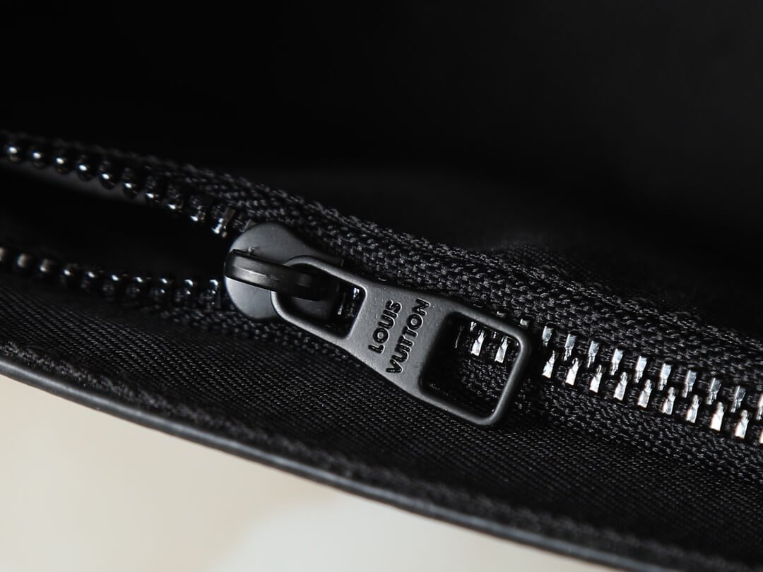 M82085 ルイヴィトン メンズ ショルダーバッグ コピー シグネチャーデザイン 品質保証 - 画像 (7)