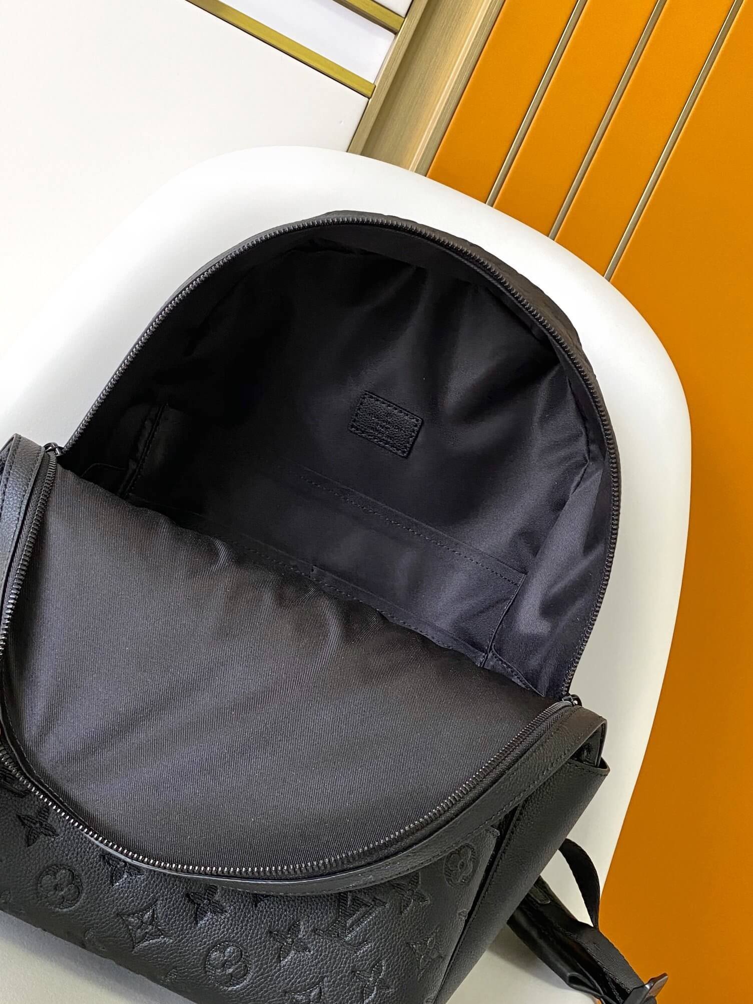 M46553 ルイヴィトン メンズ バックパック 偽物 洗練されたデザイン ファッション - 画像 (8)