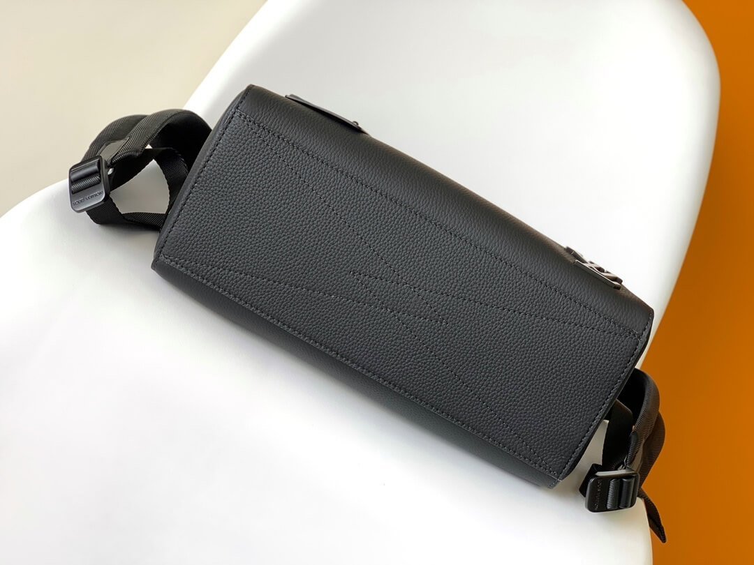 M21367 ルイヴィトン メンズ バックパック 偽物 ラグジュアリー感 シグネチャーデザイン - 画像 (3)