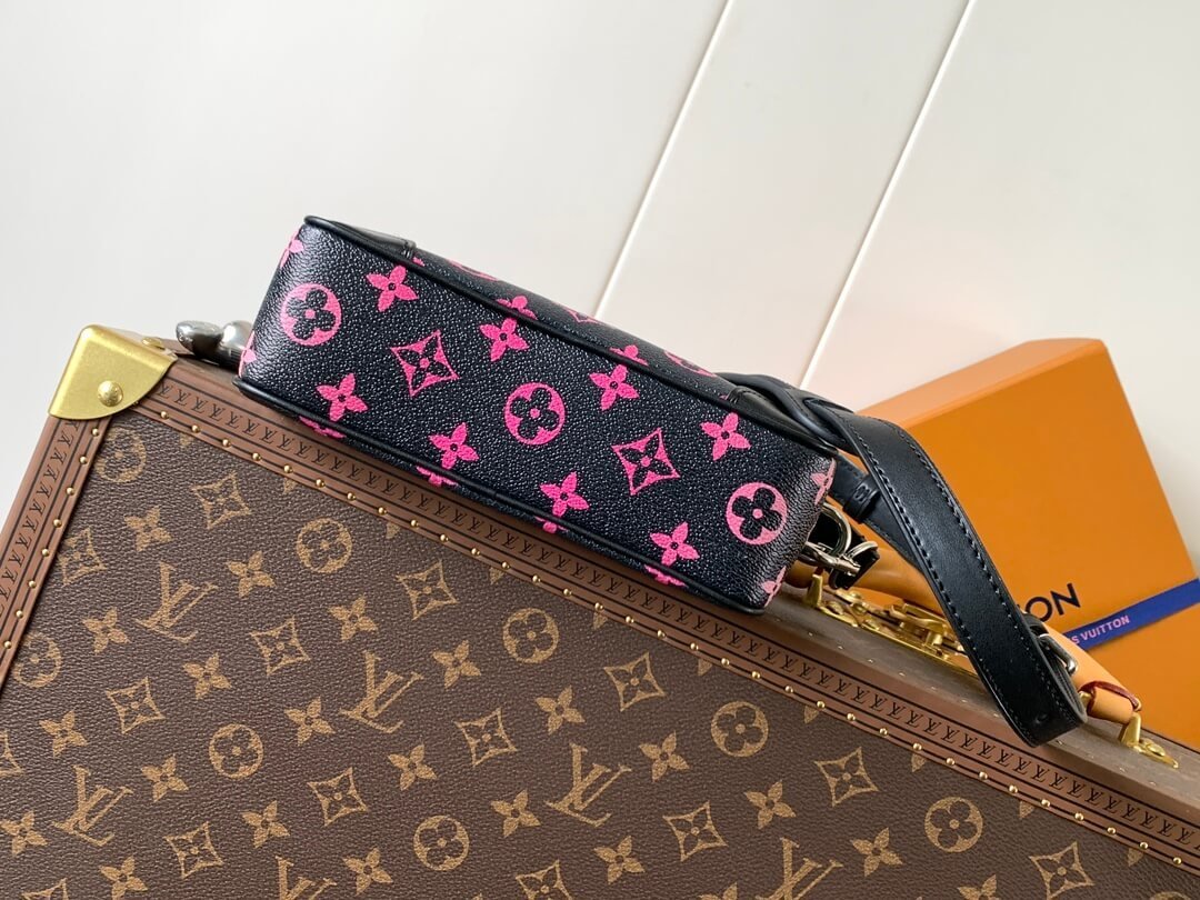 M13903 ルイヴィトン メンズ ショルダーバッグ コピー品 上質な仕上がり 最新モデル