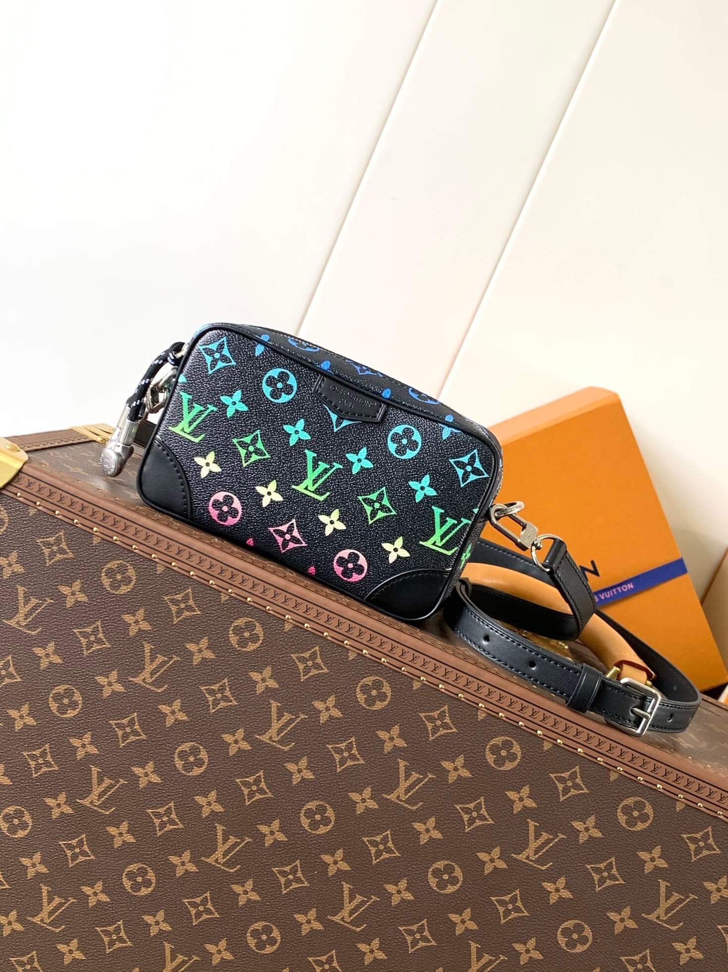 M13903 ルイヴィトン メンズ ショルダーバッグ コピー品 上質な仕上がり 最新モデル - 画像 (4)