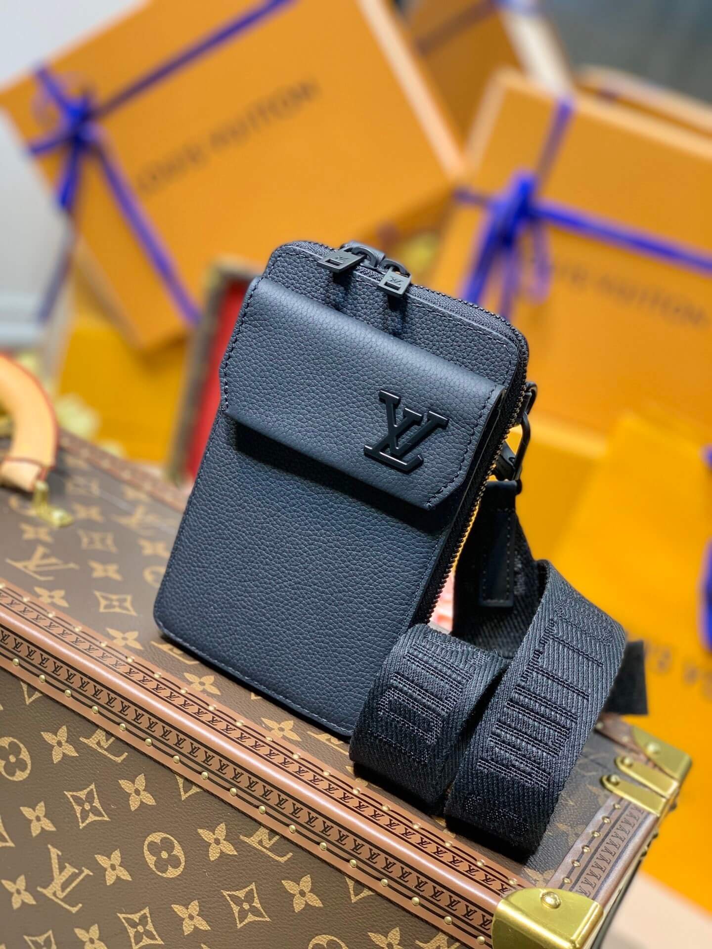 M57089 ルイヴィトン メンズ ショルダーバッグ コピー 注目商品 オンオフ兼用