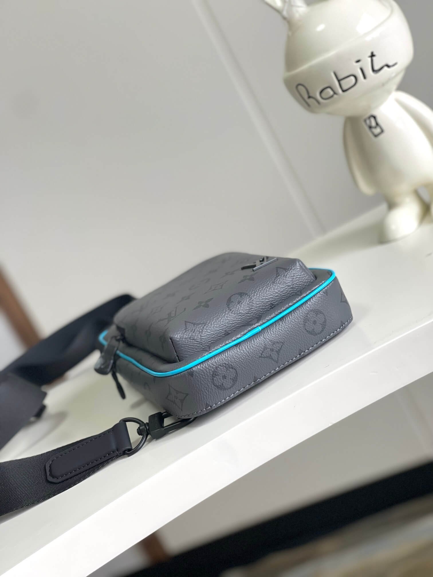 M11703 ルイヴィトン メンズ ショルダーバッグ 偽物 おしゃれ 洗練されたデザイン - 画像 (4)