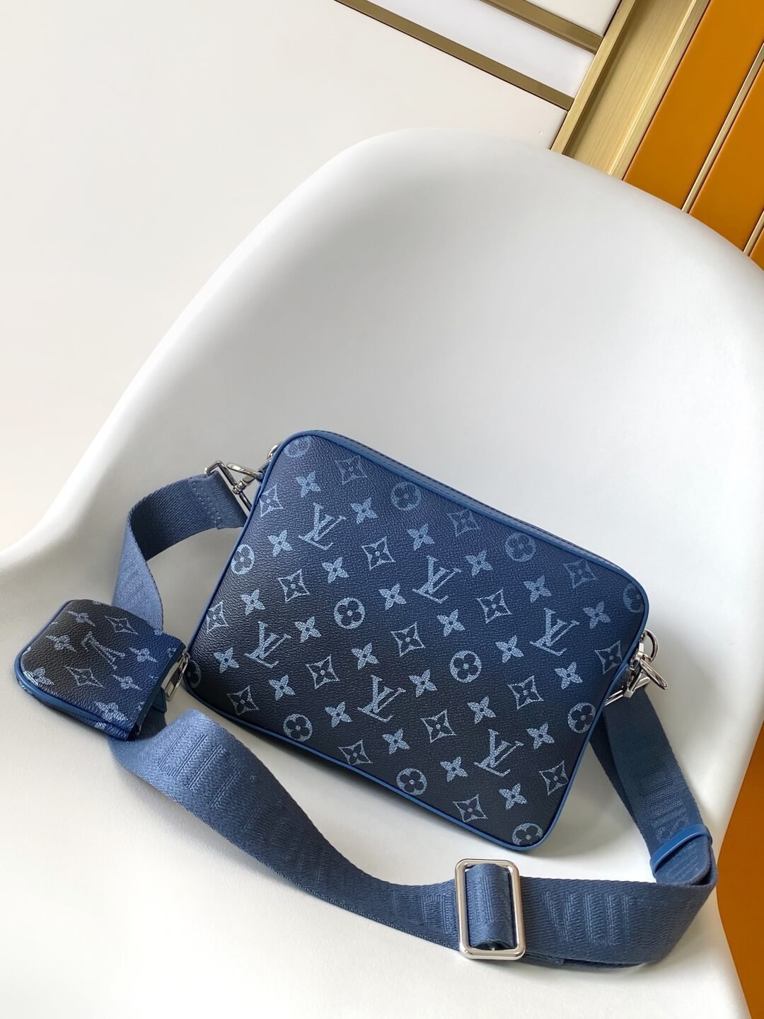 M30848 ルイヴィトン メンズ ショルダーバッグ スーパーコピー ラグジュアリー感 オンオフ兼用 - 画像 (3)