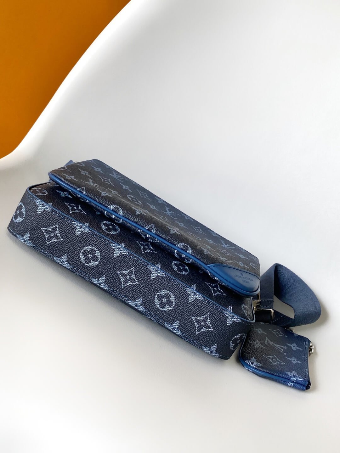 M30848 ルイヴィトン メンズ ショルダーバッグ スーパーコピー ラグジュアリー感 オンオフ兼用 - 画像 (4)