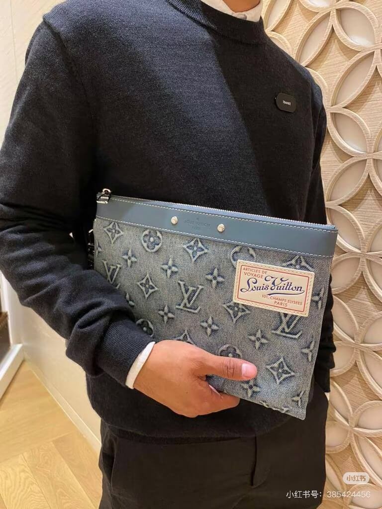 M82313 ルイヴィトン メンズ ショルダーバッグ コピー品 高級感 高級素材 - 画像 (2)