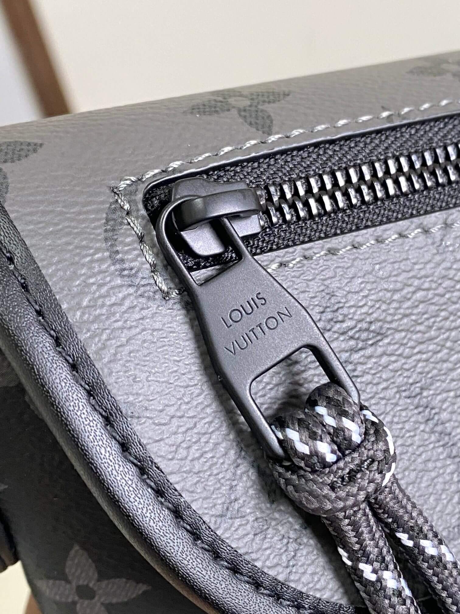 M12806 ルイヴィトン メンズ ショルダーバッグ 偽物 新作 高級素材 - 画像 (5)