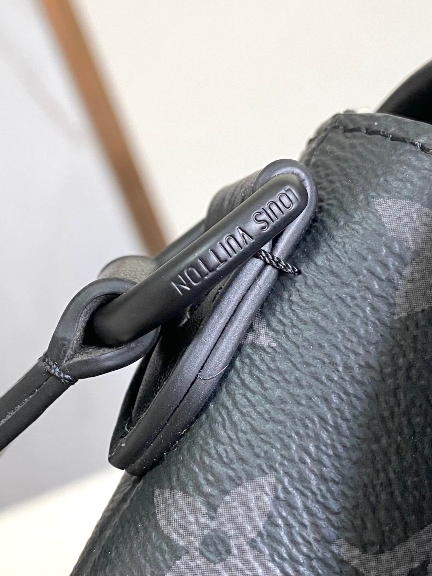 M12806 ルイヴィトン メンズ ショルダーバッグ 偽物 新作 高級素材 - 画像 (6)