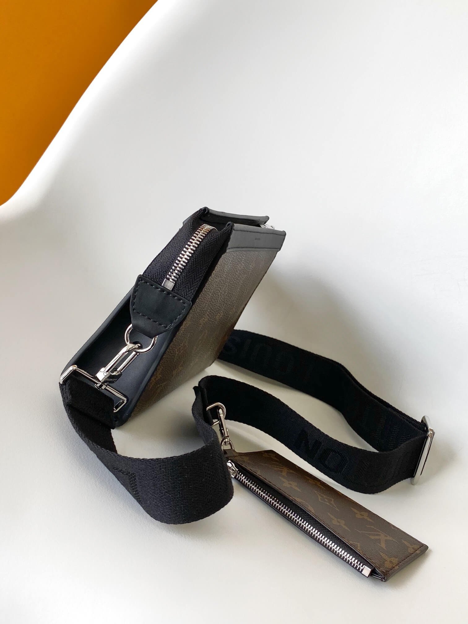 M14036 ルイヴィトン メンズ ショルダーバッグ コピー 持ち運び便利 シグネチャーデザイン - 画像 (2)