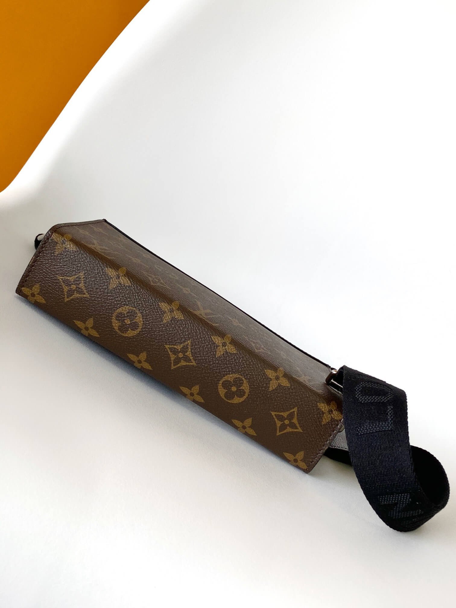 M14036 ルイヴィトン メンズ ショルダーバッグ コピー 持ち運び便利 シグネチャーデザイン - 画像 (4)