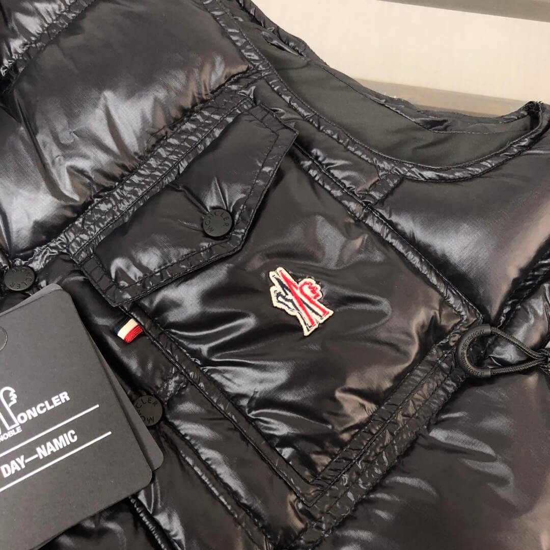 モンクレール メンズ ダウンジャケット 偽物 季節限定 ダウン - 画像 (3)
