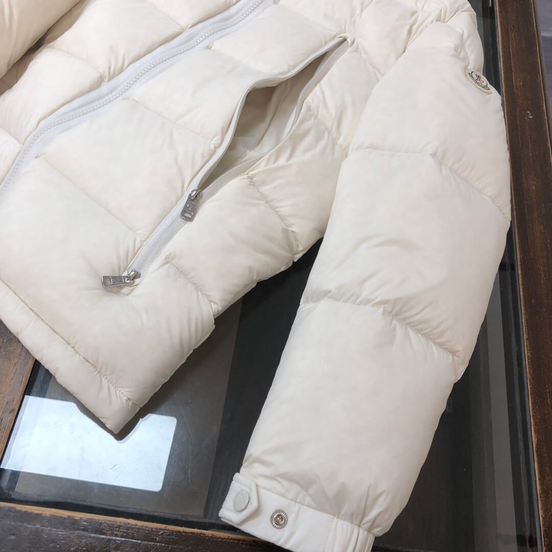 モンクレール メンズ ダウンジャケット コピー スタイリッシュ 軽やかな着心地 - 画像 (4)