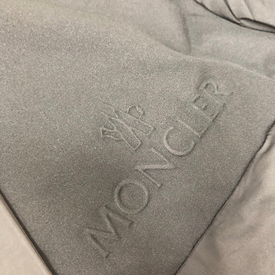 モンクレール メンズ ダウンジャケット コピー品 アウトドアに最適 軽やかな着心地 - 画像 (3)