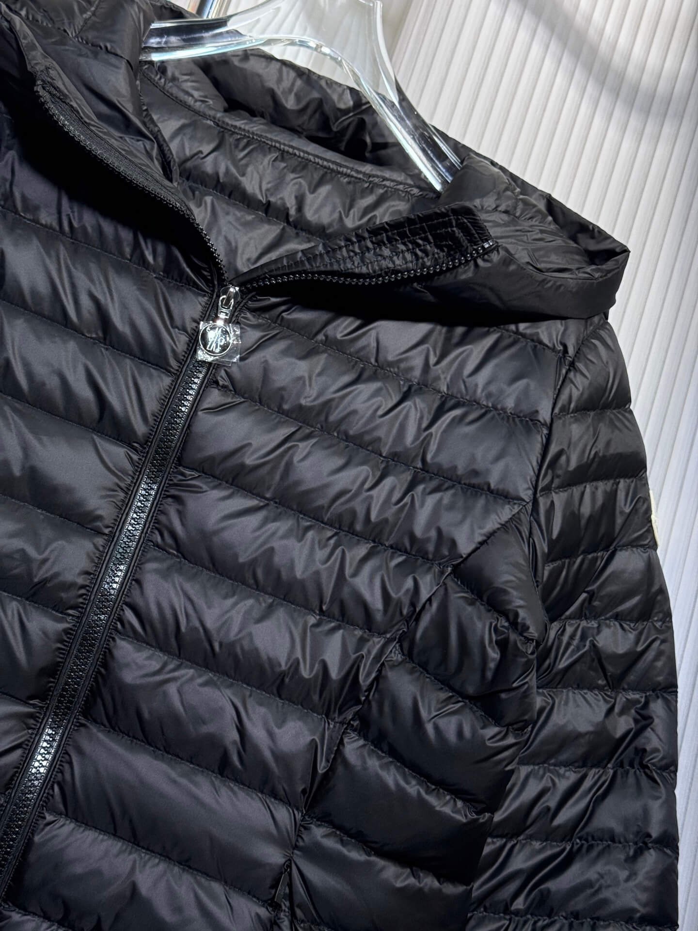 モンクレール メンズ ダウンジャケット 偽物 数量限定 絶賛発売中 - 画像 (3)