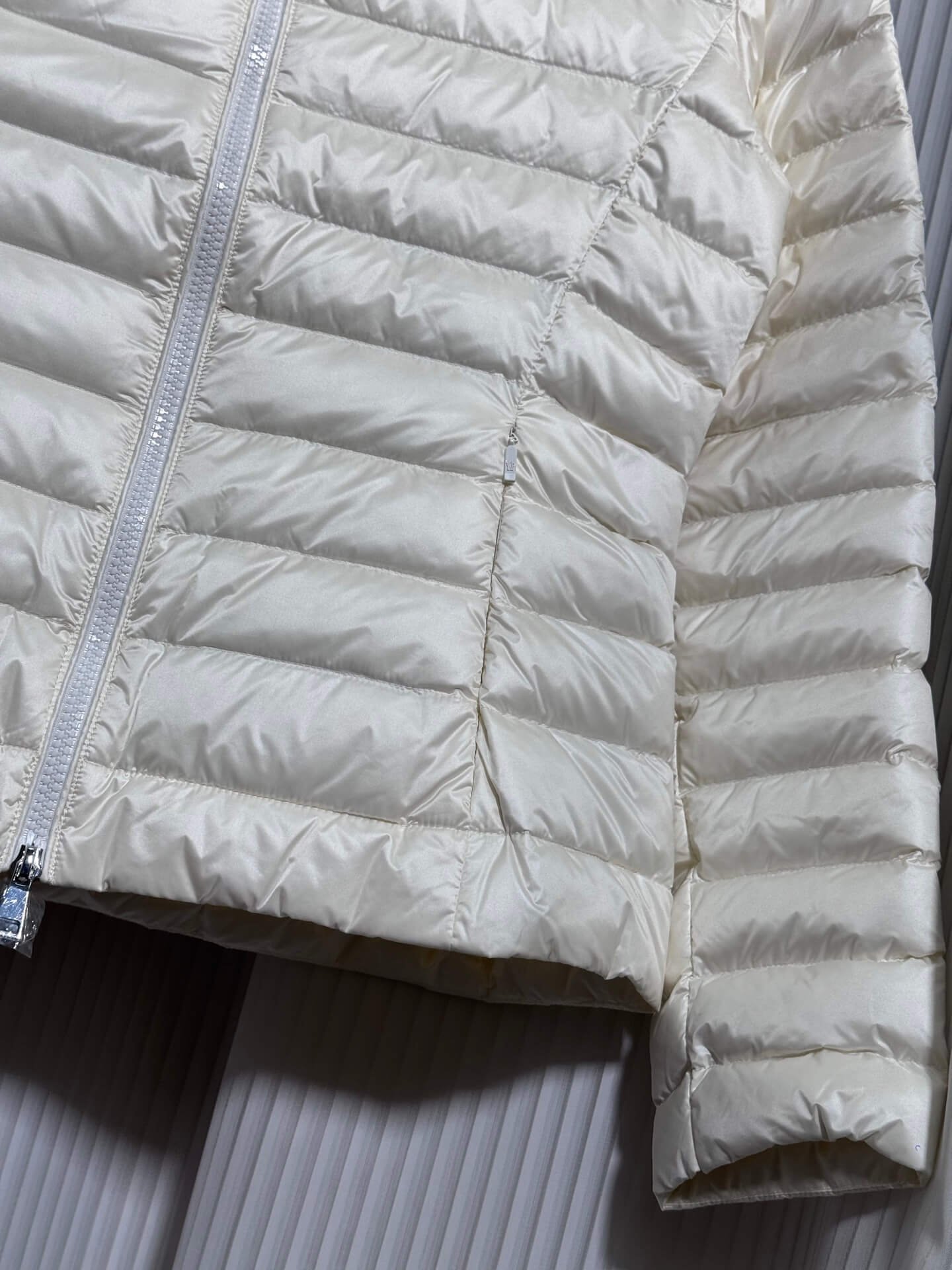 モンクレール メンズ ダウンジャケット コピー 最新モデル ベストセラー - 画像 (5)