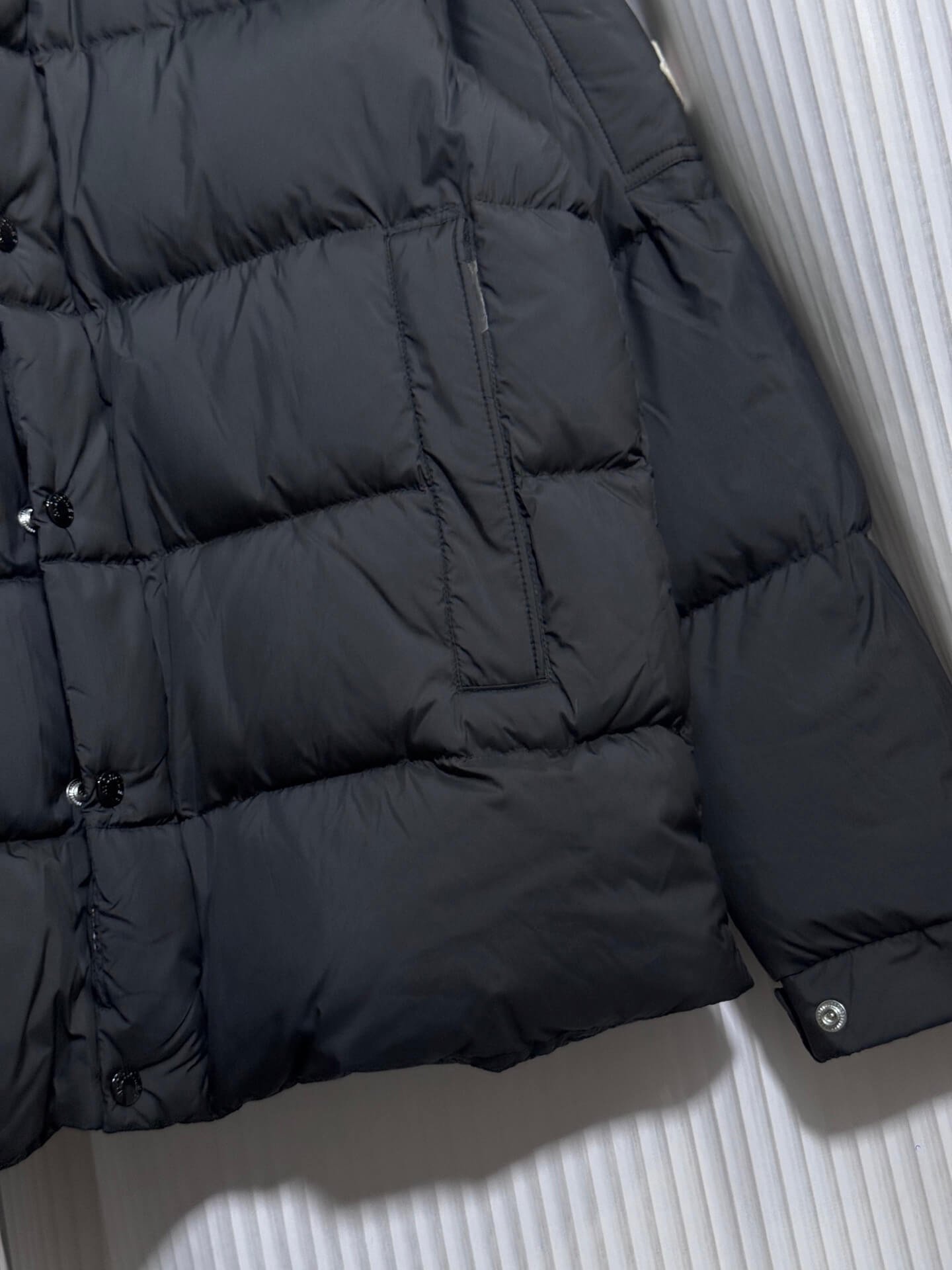 モンクレール メンズ ダウンジャケット コピー品 格安 上質な仕上がり - 画像 (4)