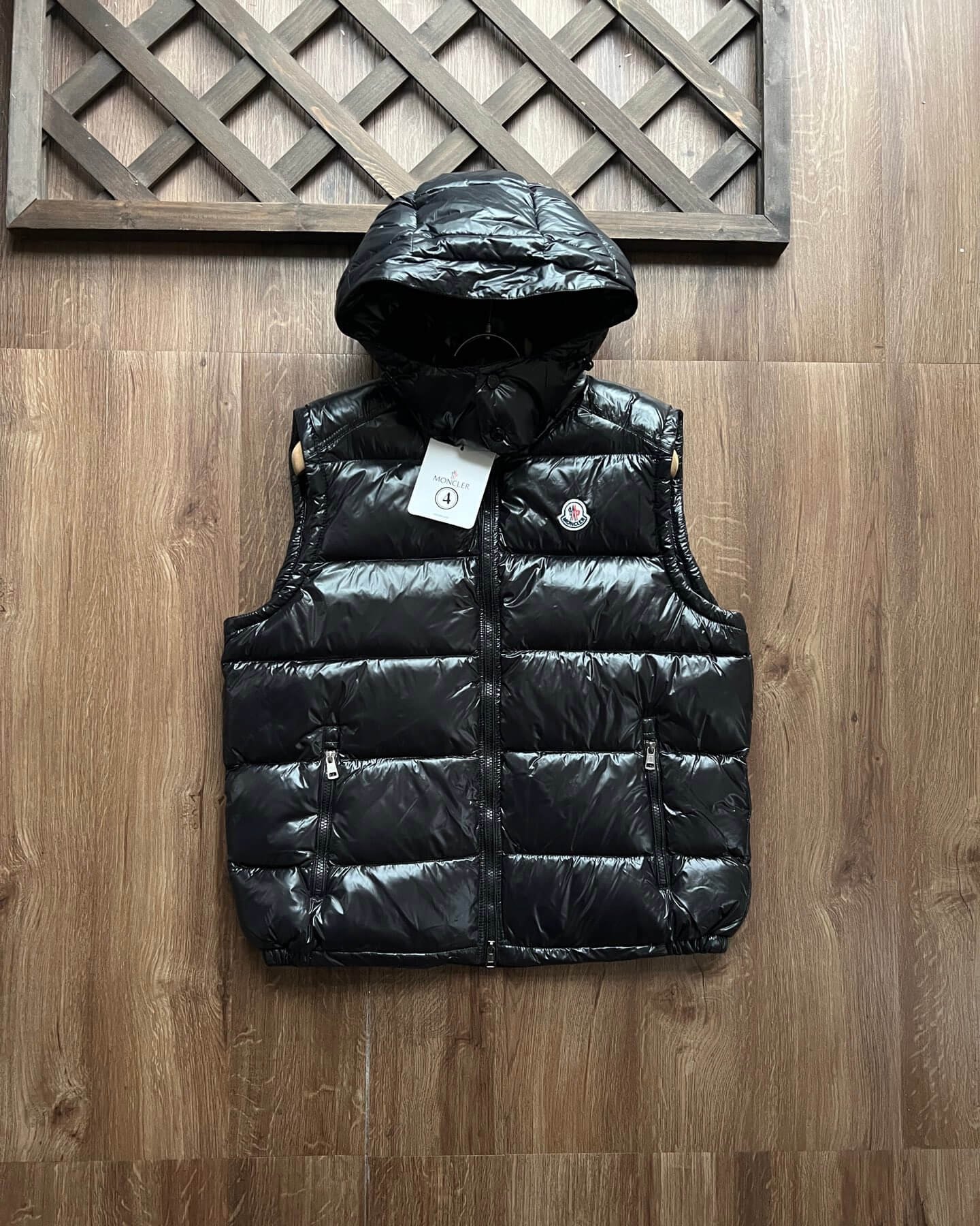 モンクレール メンズ ダウンジャケット スーパーコピー 通気性良い 大特価