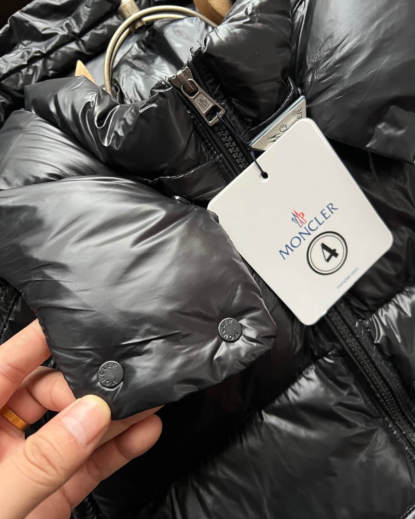 モンクレール メンズ ダウンジャケット スーパーコピー 通気性良い 大特価 - 画像 (4)