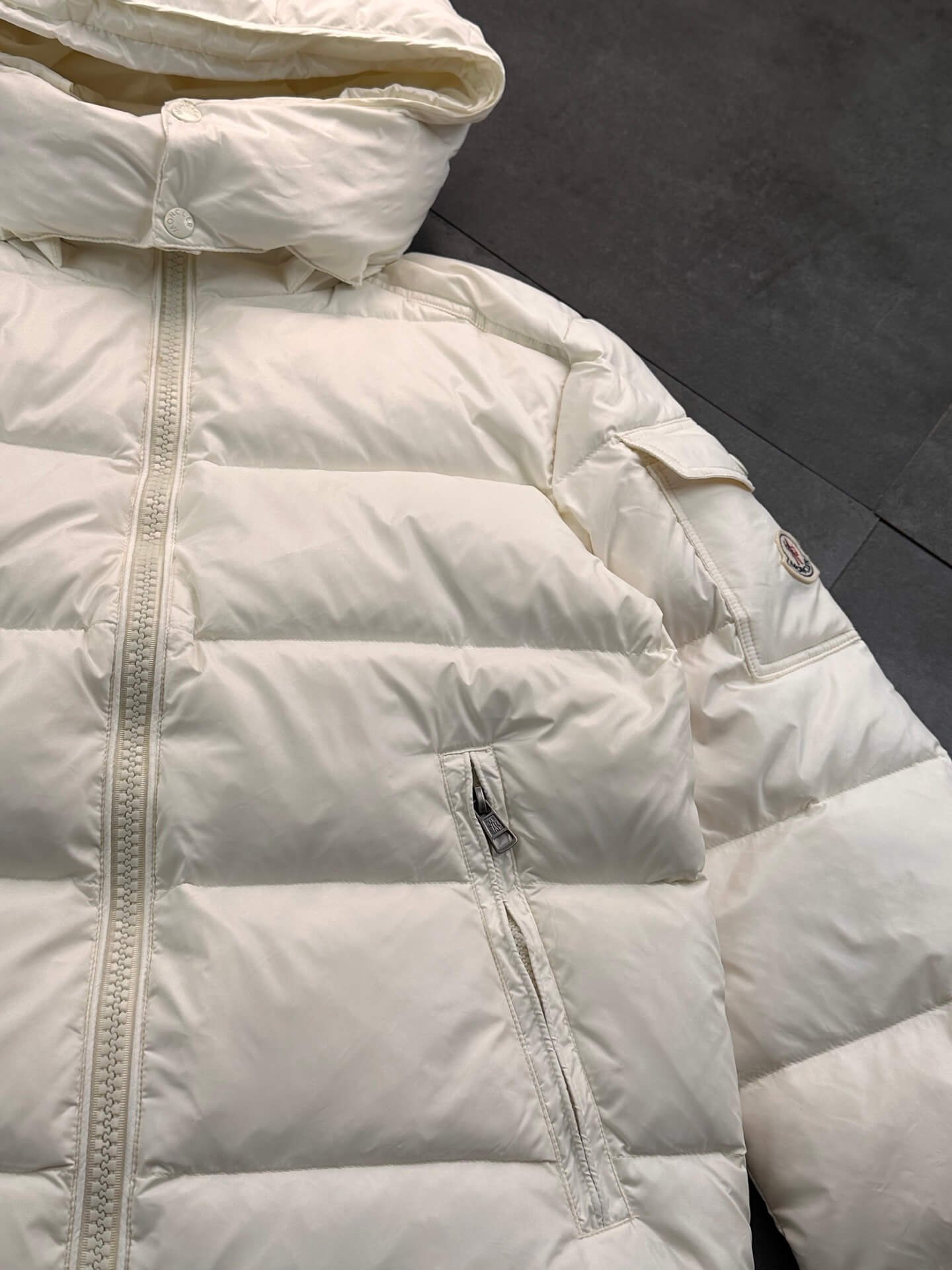 モンクレール メンズ ダウンジャケット スーパーコピー ベストセラー 特価 - 画像 (4)