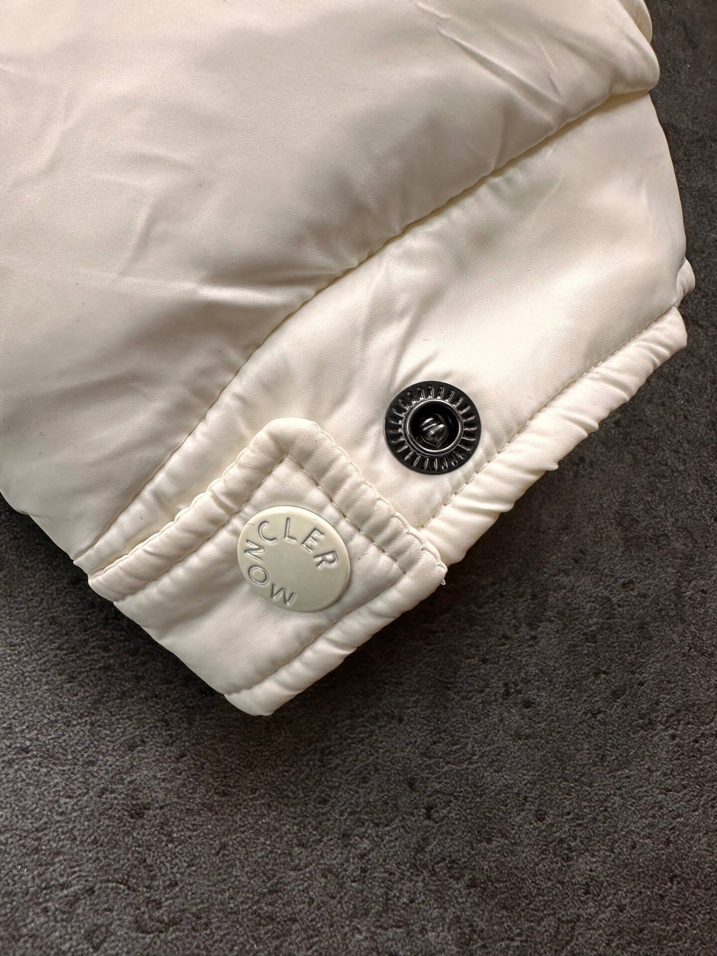 モンクレール メンズ ダウンジャケット スーパーコピー ベストセラー 特価 - 画像 (9)